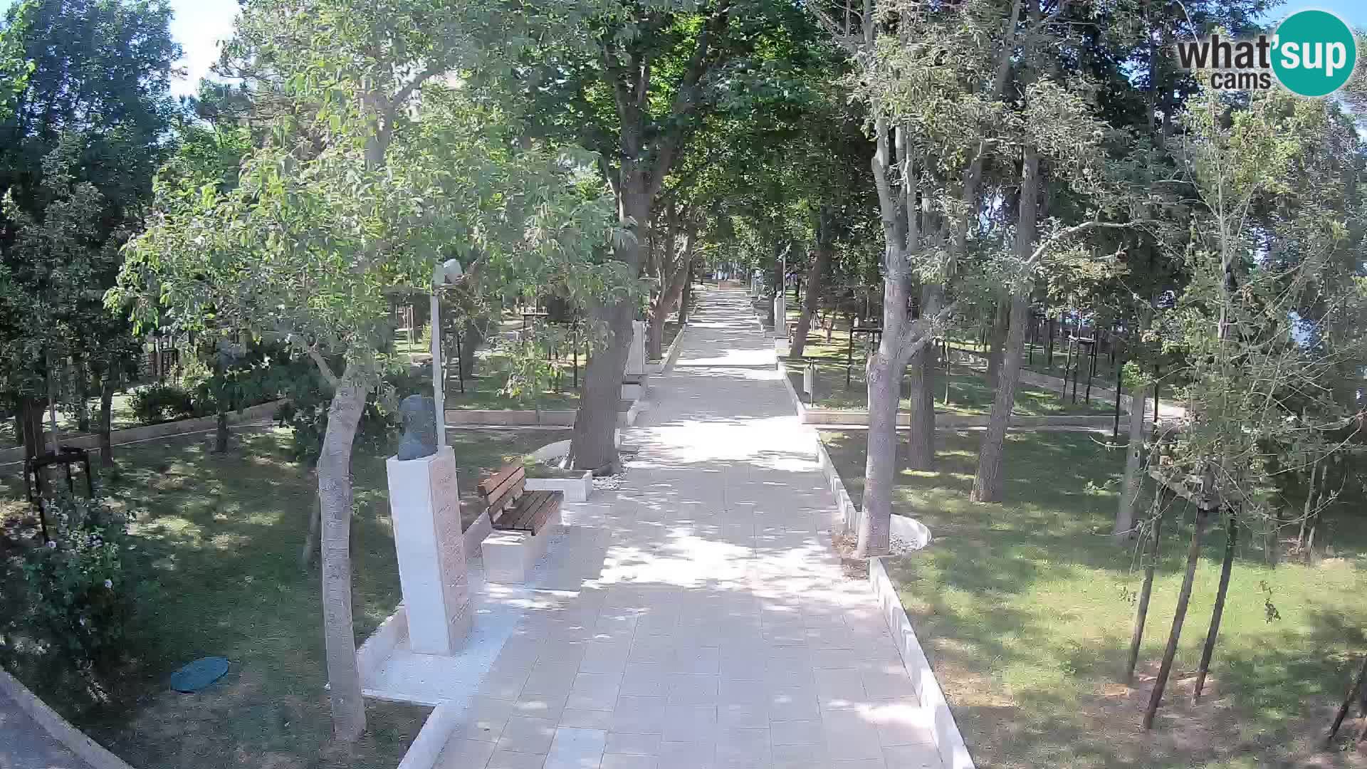 Park pisateljev Senj – Pogled v živo ob morju