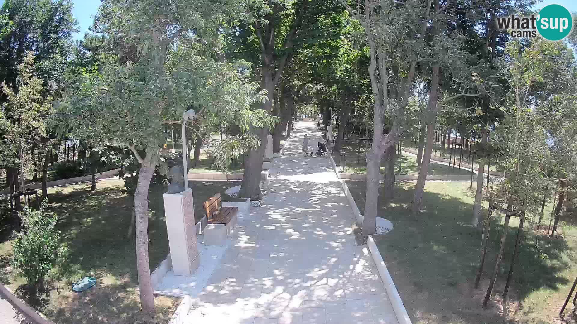 Park pisateljev Senj – Pogled v živo ob morju