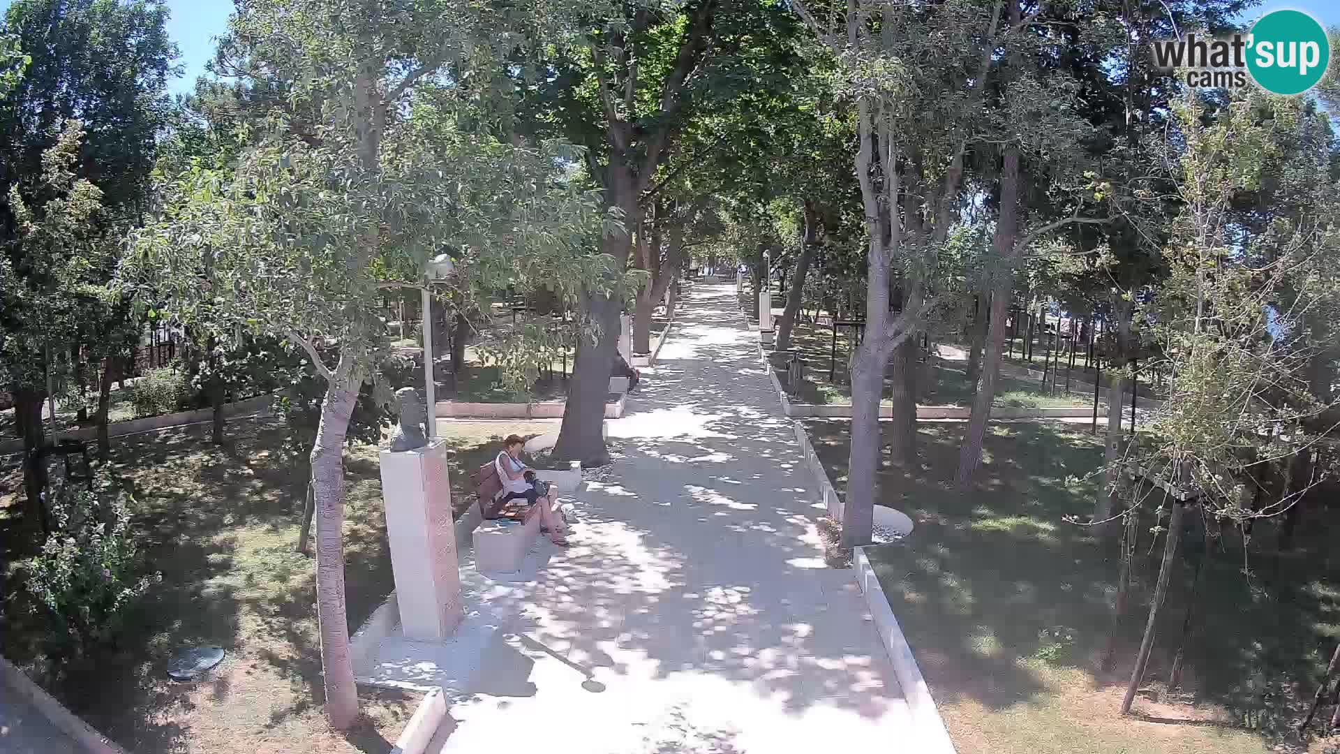 Park pisateljev Senj – Pogled v živo ob morju