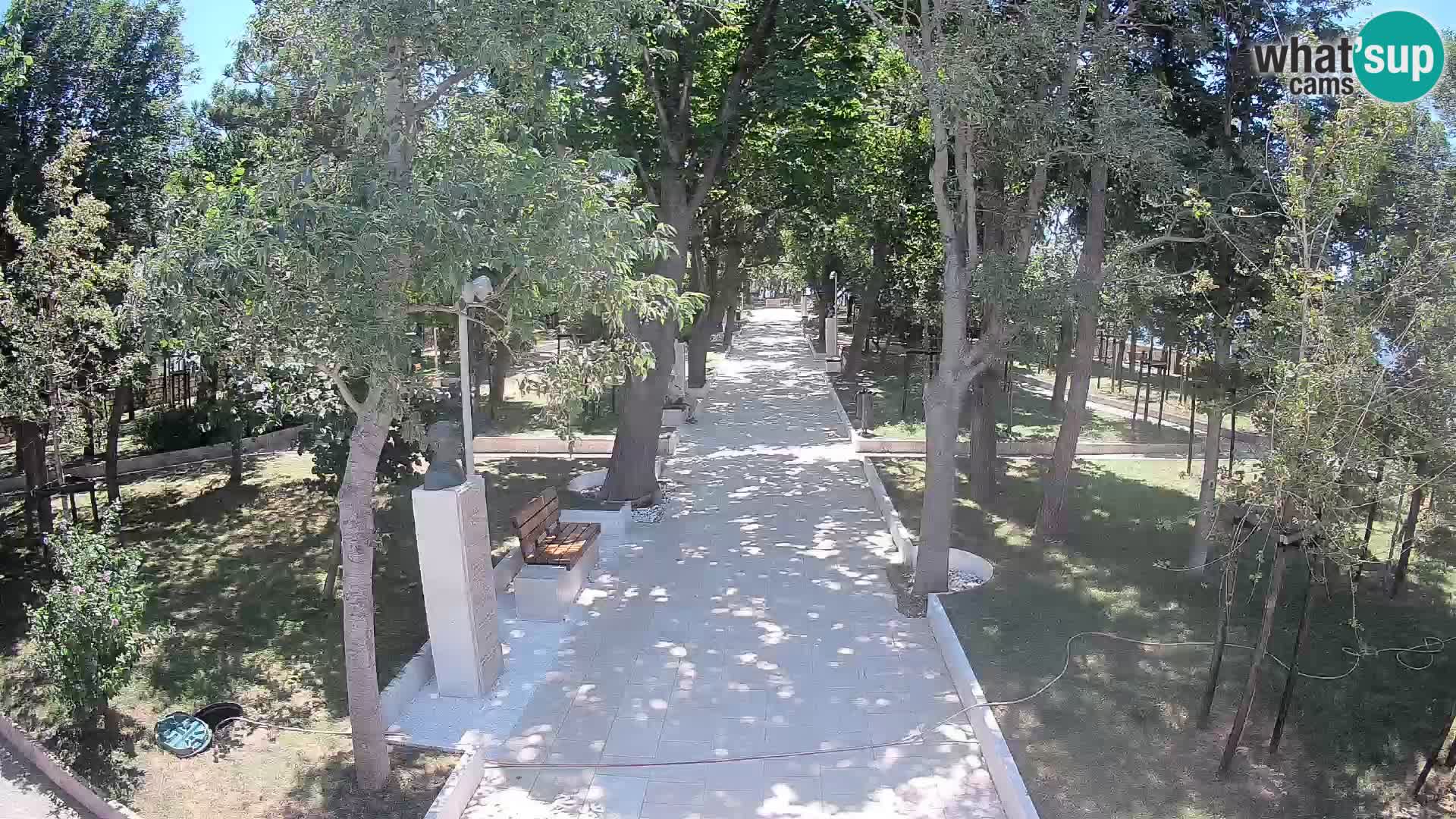 Park pisateljev Senj – Pogled v živo ob morju