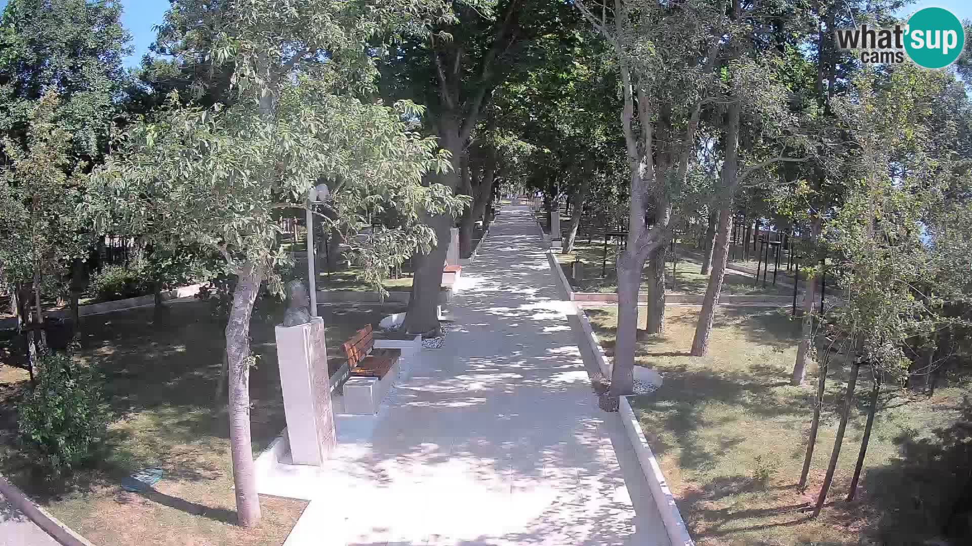 Park pisateljev Senj – Pogled v živo ob morju