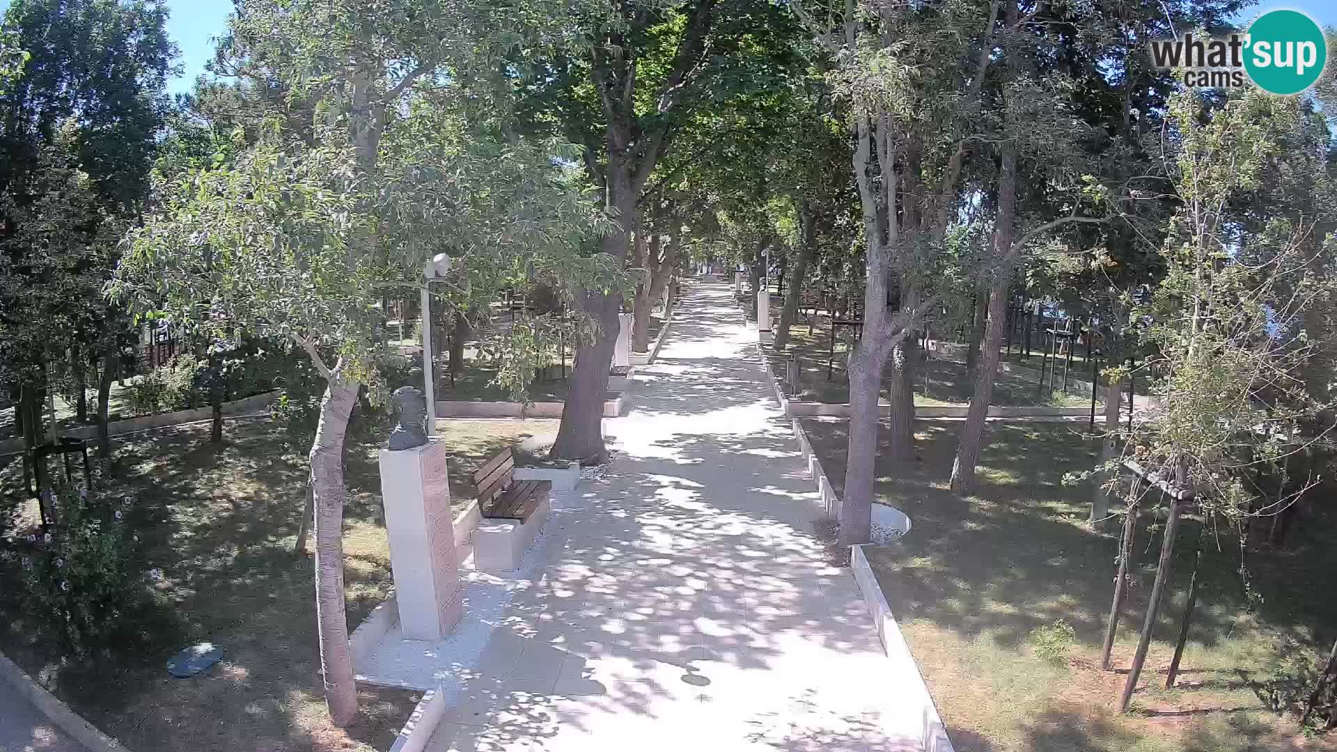 Park pisateljev Senj – Pogled v živo ob morju