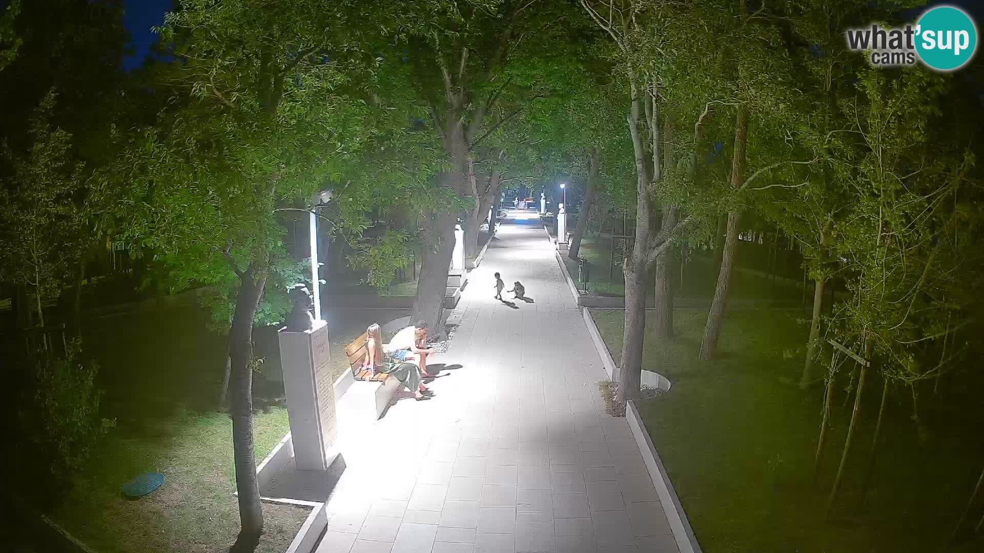 Park pisateljev Senj – Pogled v živo ob morju