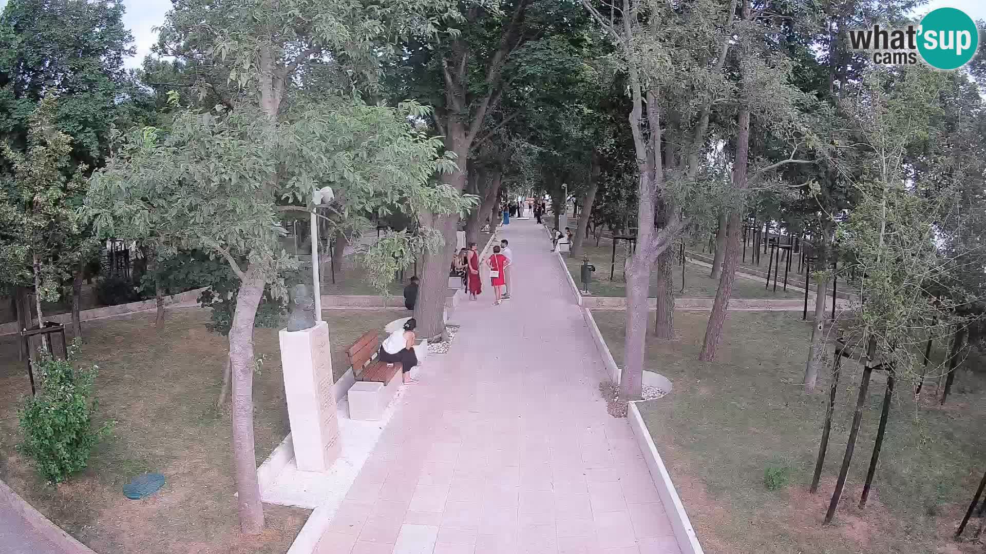 Park pisateljev Senj – Pogled v živo ob morju