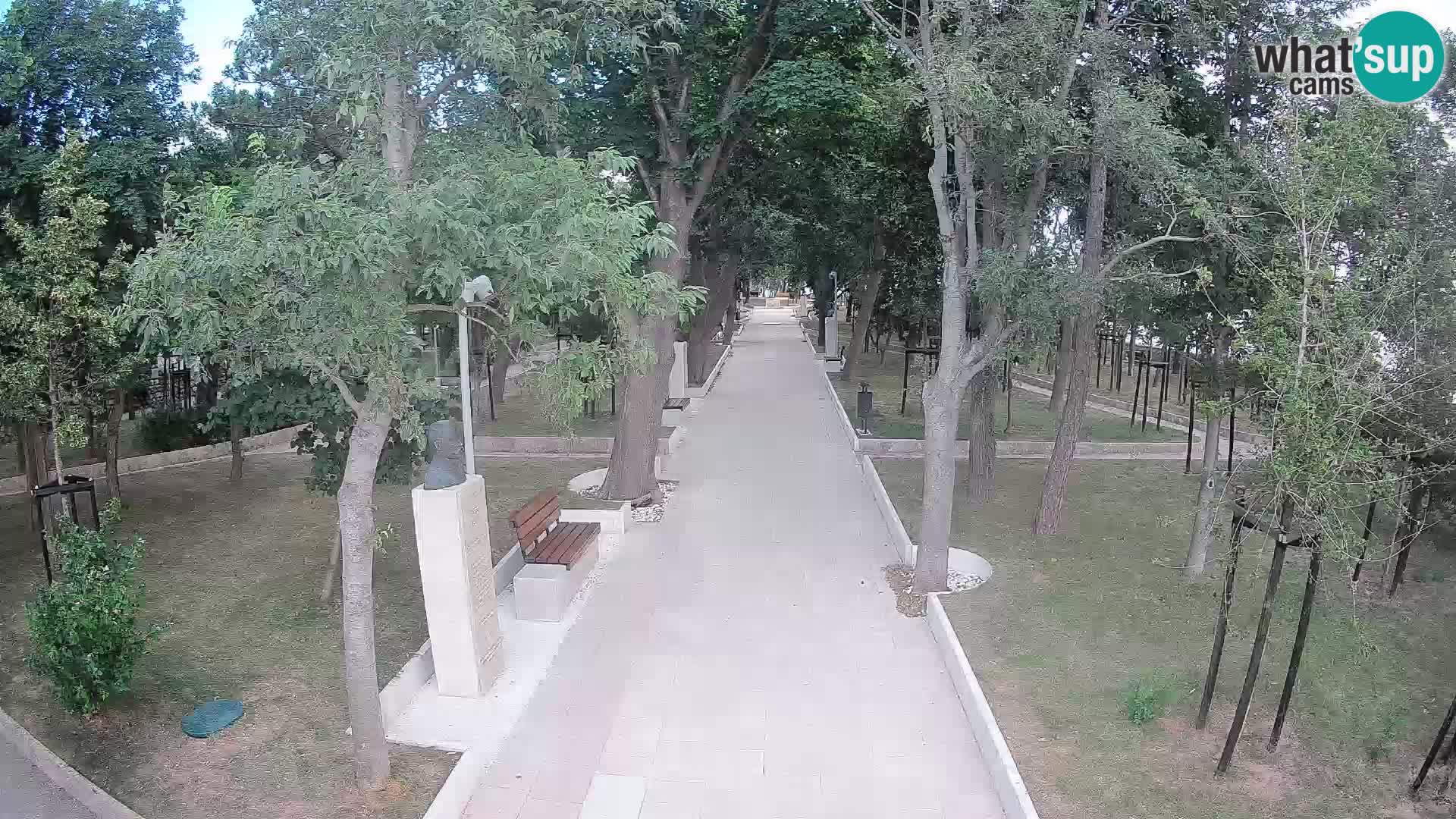 Park pisateljev Senj – Pogled v živo ob morju