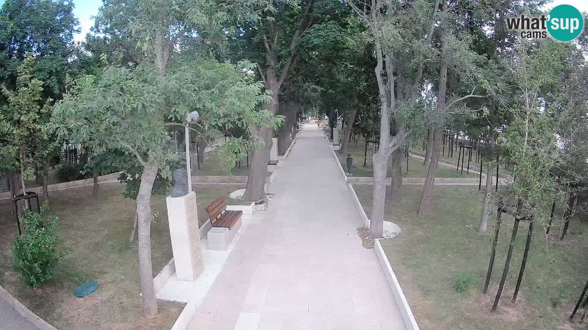 Park pisateljev Senj – Pogled v živo ob morju