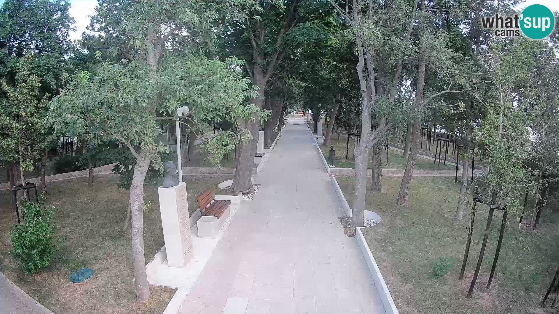 Park pisateljev Senj – Pogled v živo ob morju