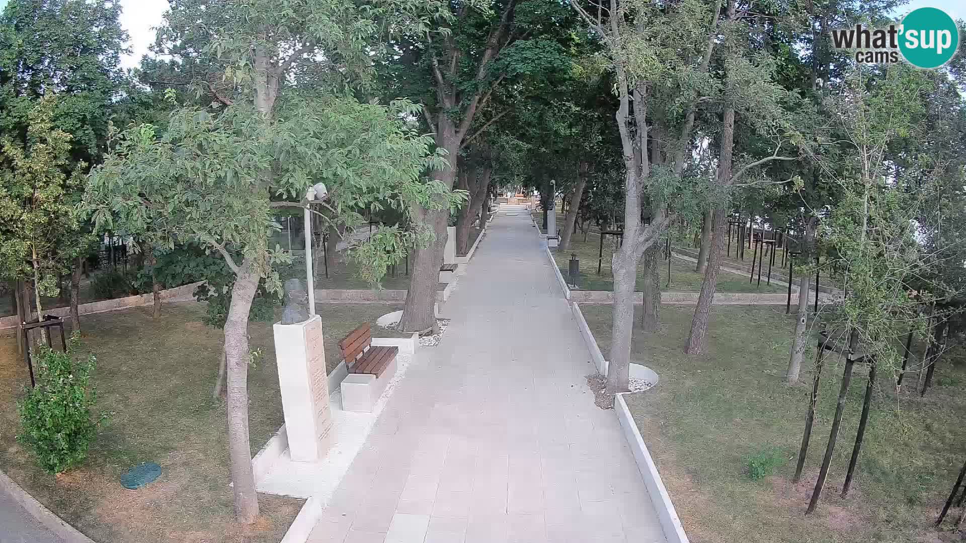 Park pisateljev Senj – Pogled v živo ob morju