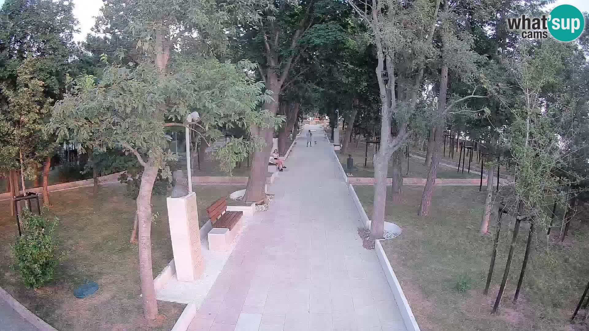 Park pisateljev Senj – Pogled v živo ob morju