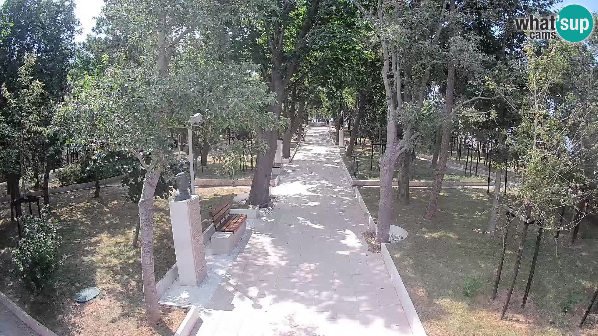 Park pisateljev Senj – Pogled v živo ob morju
