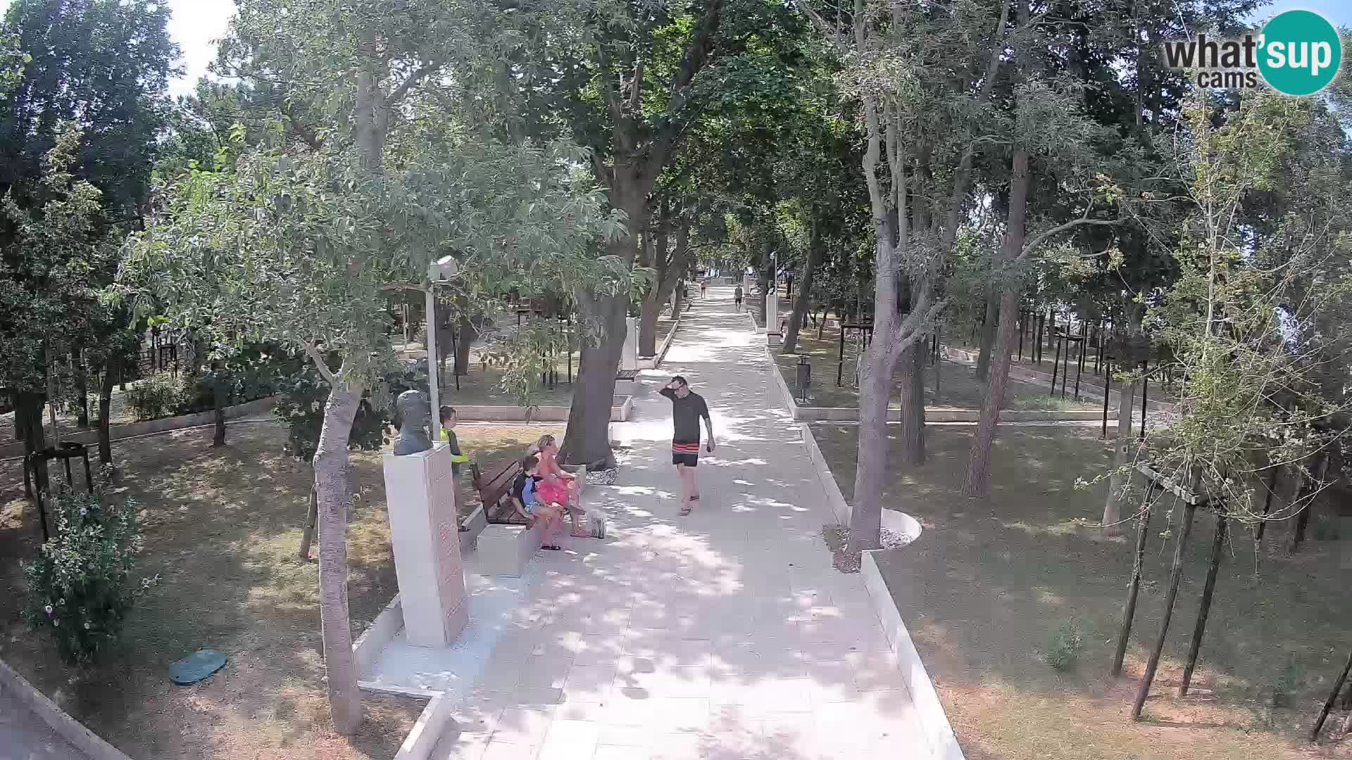 Park pisateljev Senj – Pogled v živo ob morju