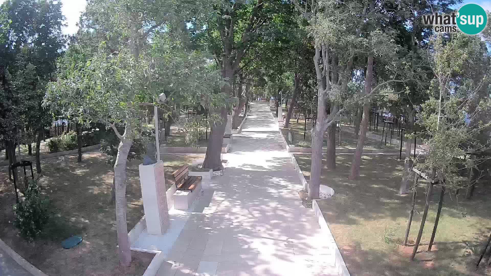 Park pisateljev Senj – Pogled v živo ob morju