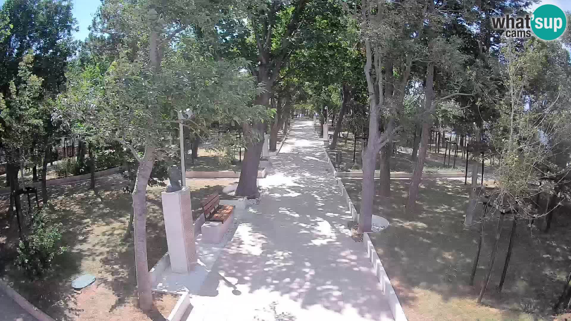 Park pisateljev Senj – Pogled v živo ob morju