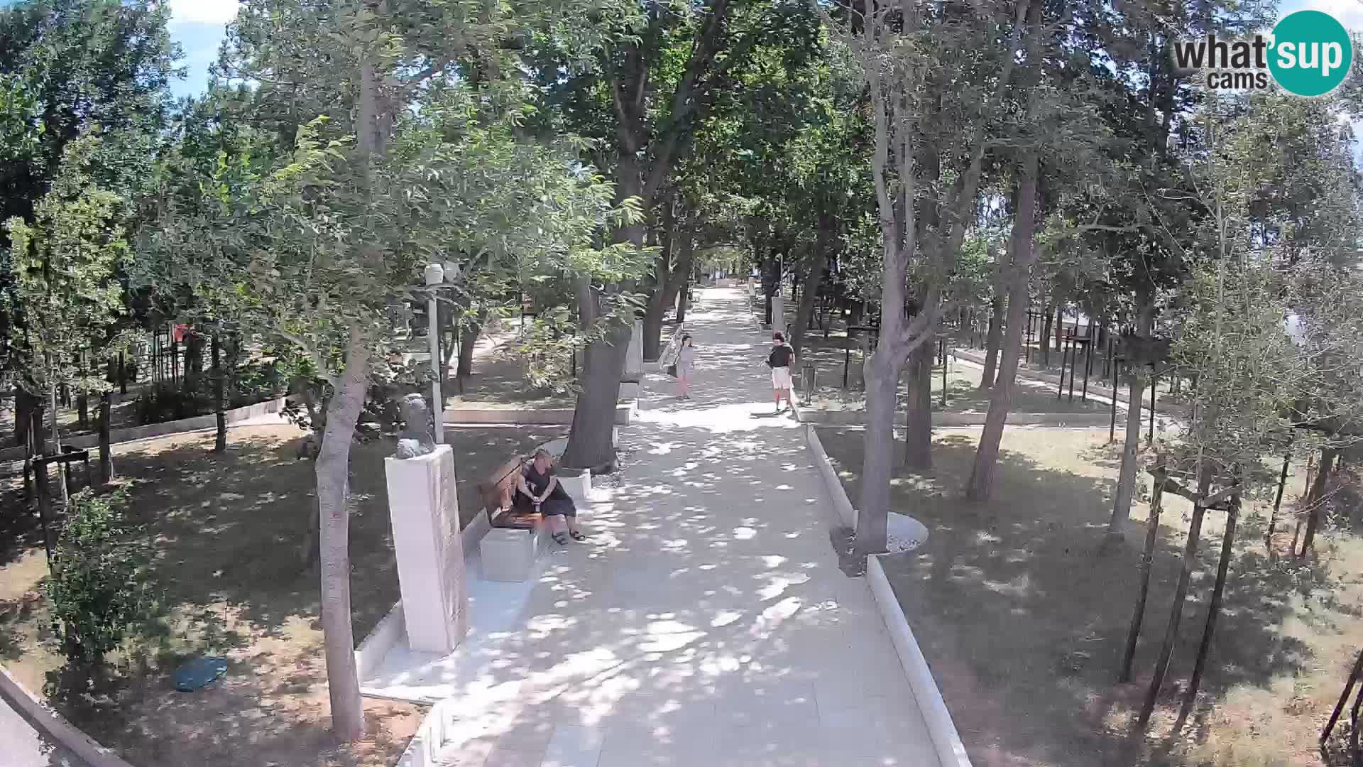 Park pisateljev Senj – Pogled v živo ob morju