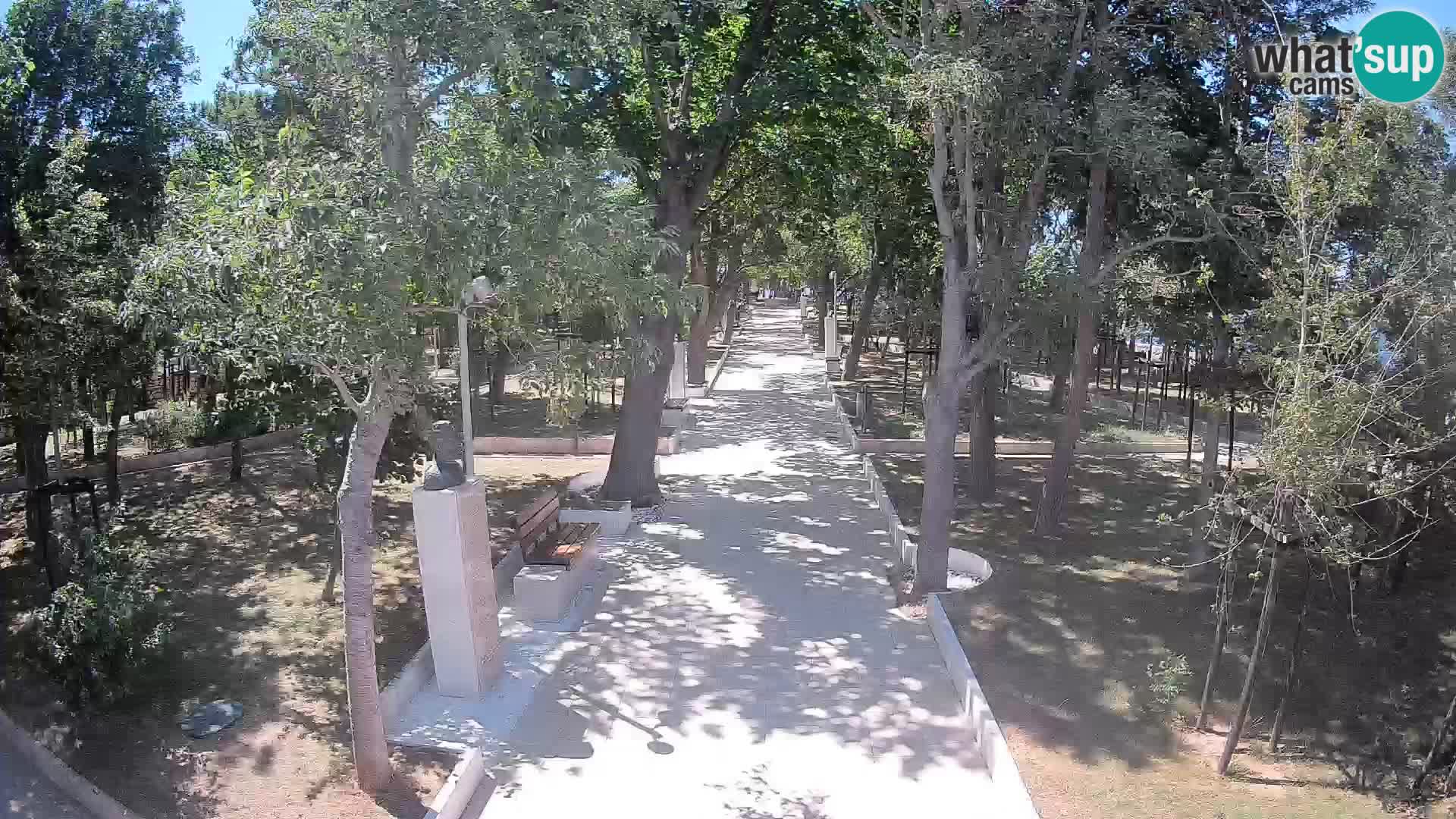 Park pisateljev Senj – Pogled v živo ob morju