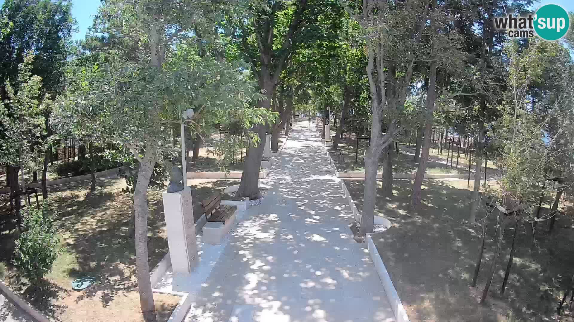 Park pisateljev Senj – Pogled v živo ob morju