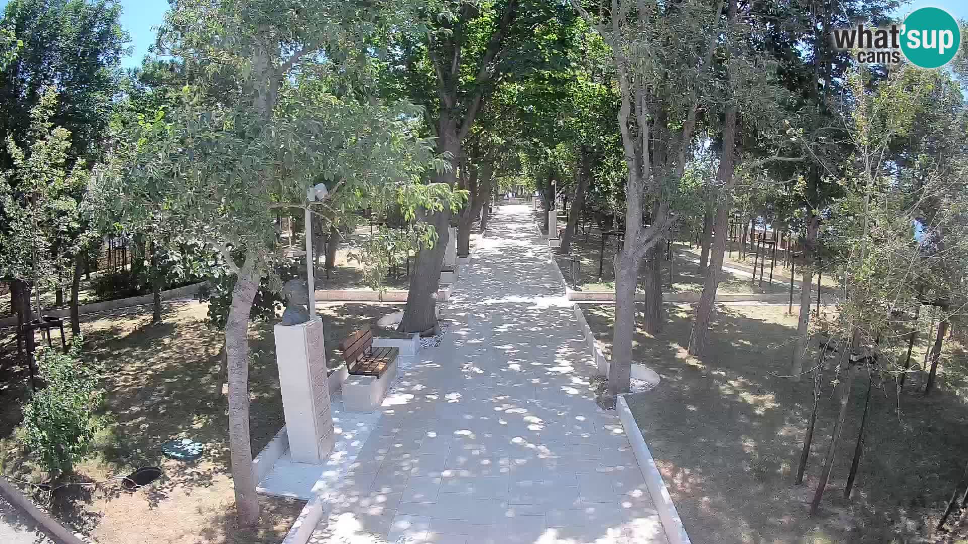Park pisateljev Senj – Pogled v živo ob morju