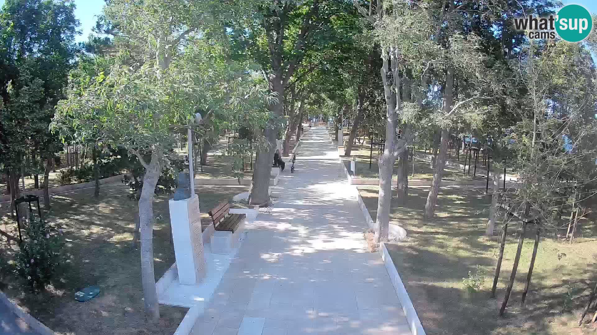 Park pisateljev Senj – Pogled v živo ob morju