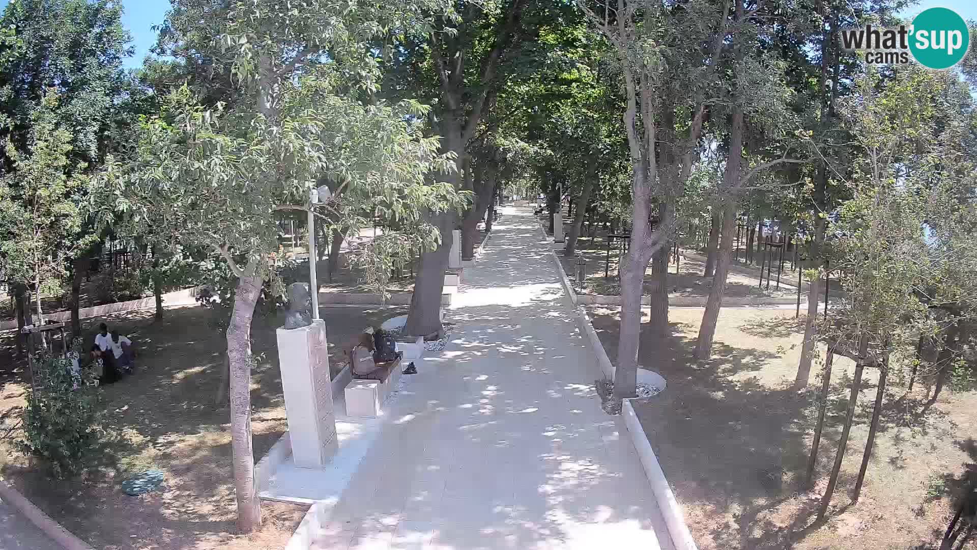 Park pisateljev Senj – Pogled v živo ob morju
