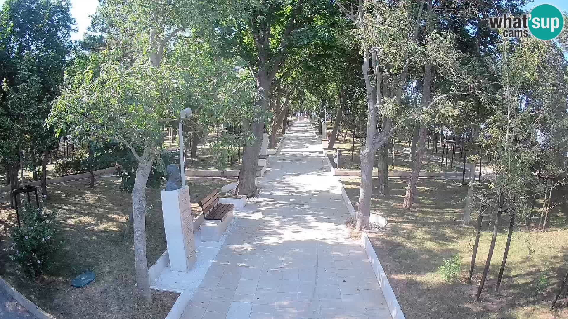 Park pisateljev Senj – Pogled v živo ob morju
