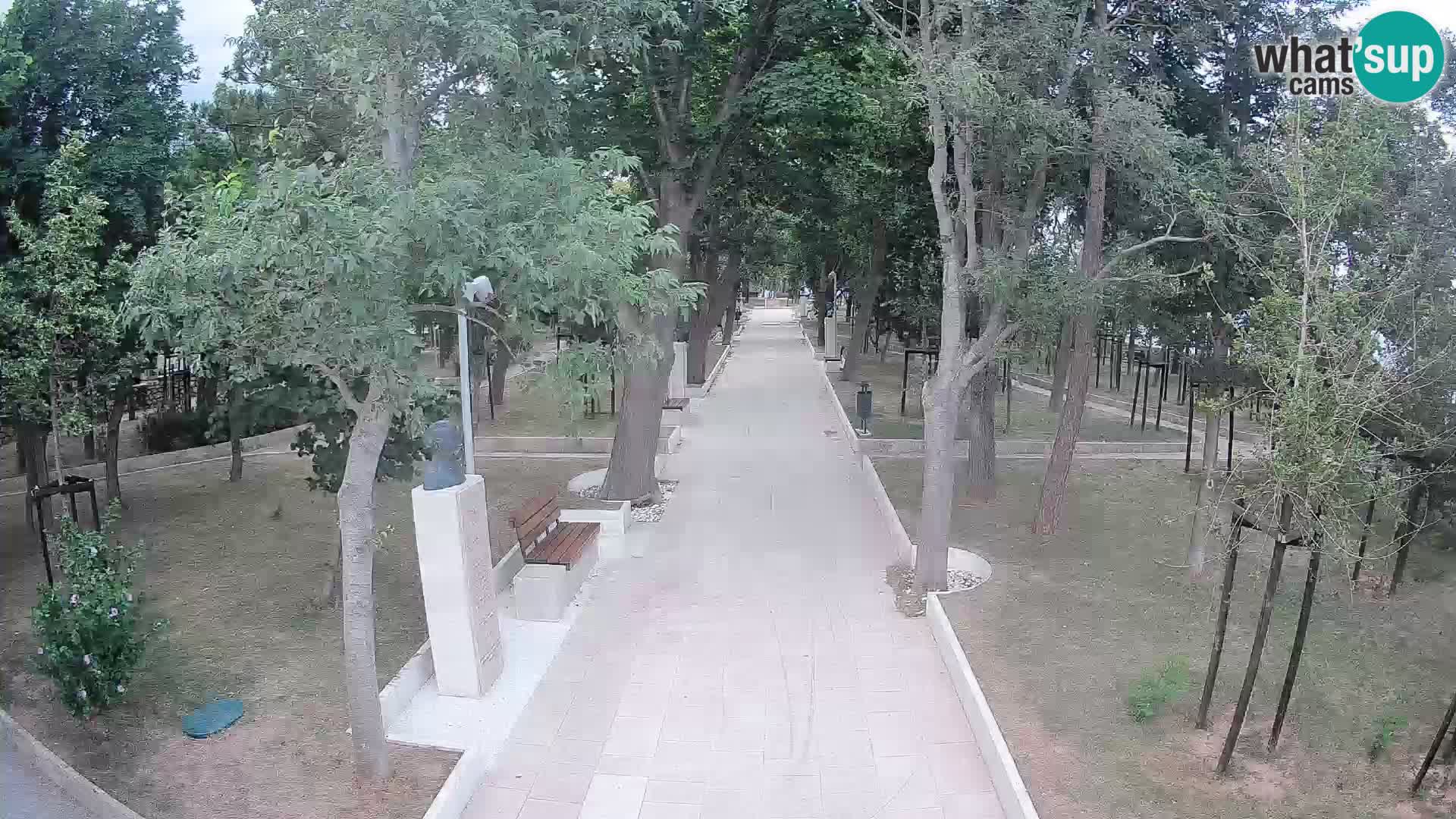 Park pisateljev Senj – Pogled v živo ob morju