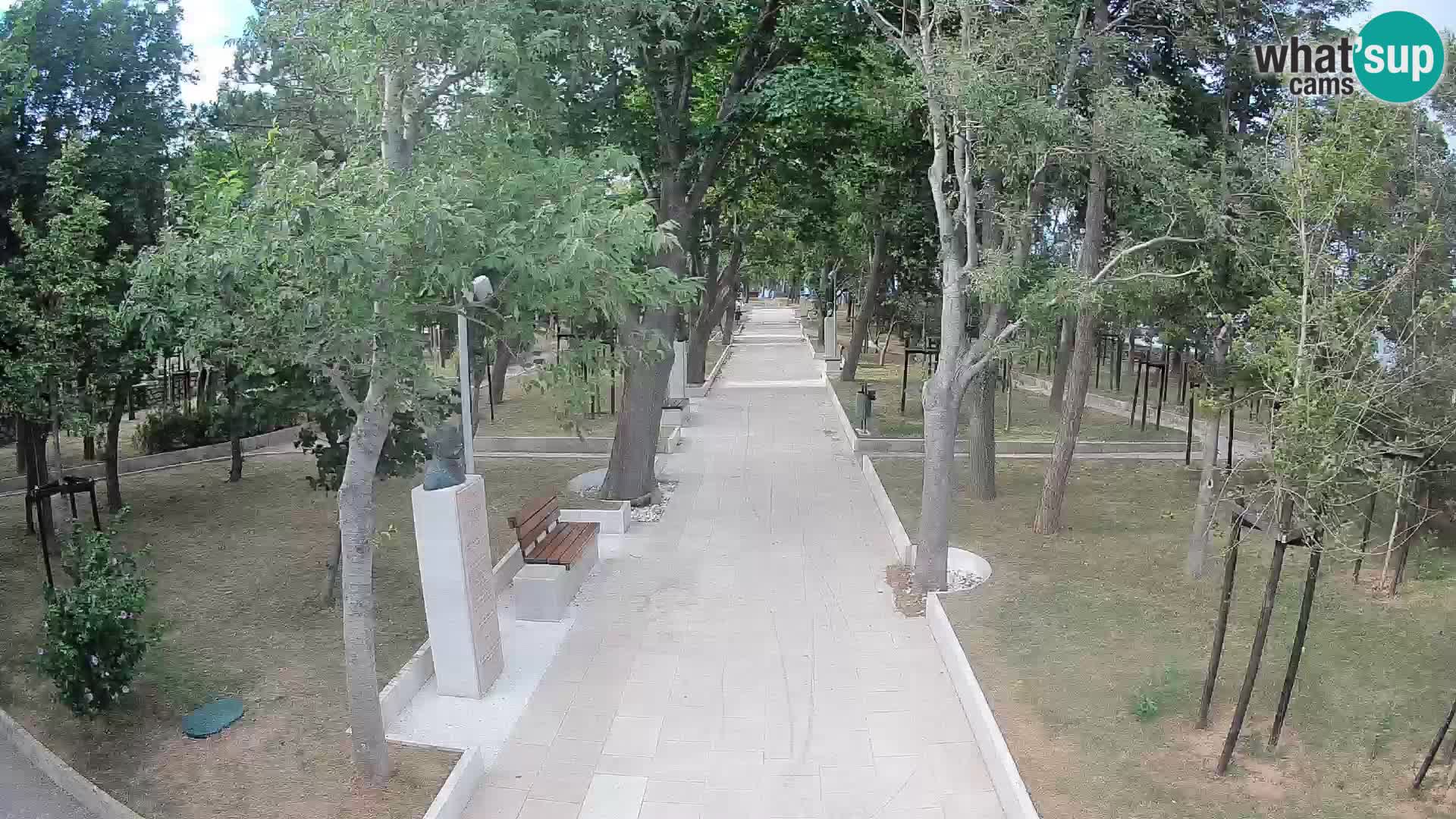 Park pisateljev Senj – Pogled v živo ob morju