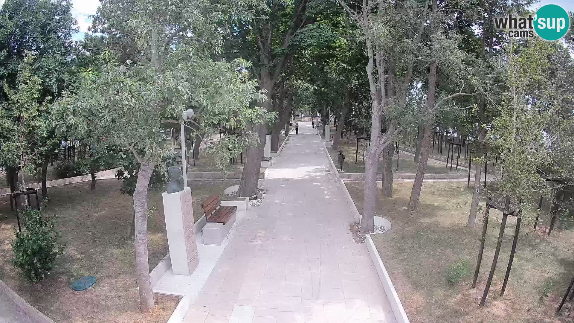 Park pisateljev Senj – Pogled v živo ob morju