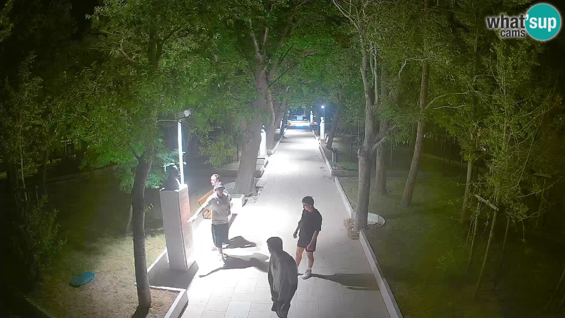 Park pisateljev Senj – Pogled v živo ob morju