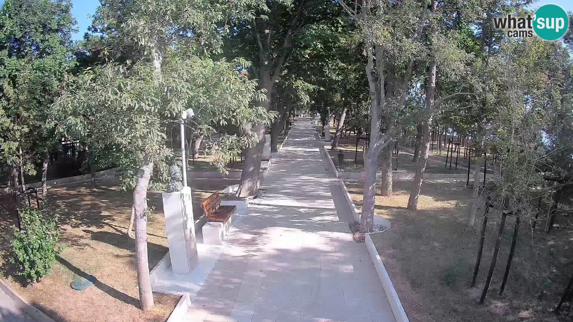 Park pisateljev Senj – Pogled v živo ob morju