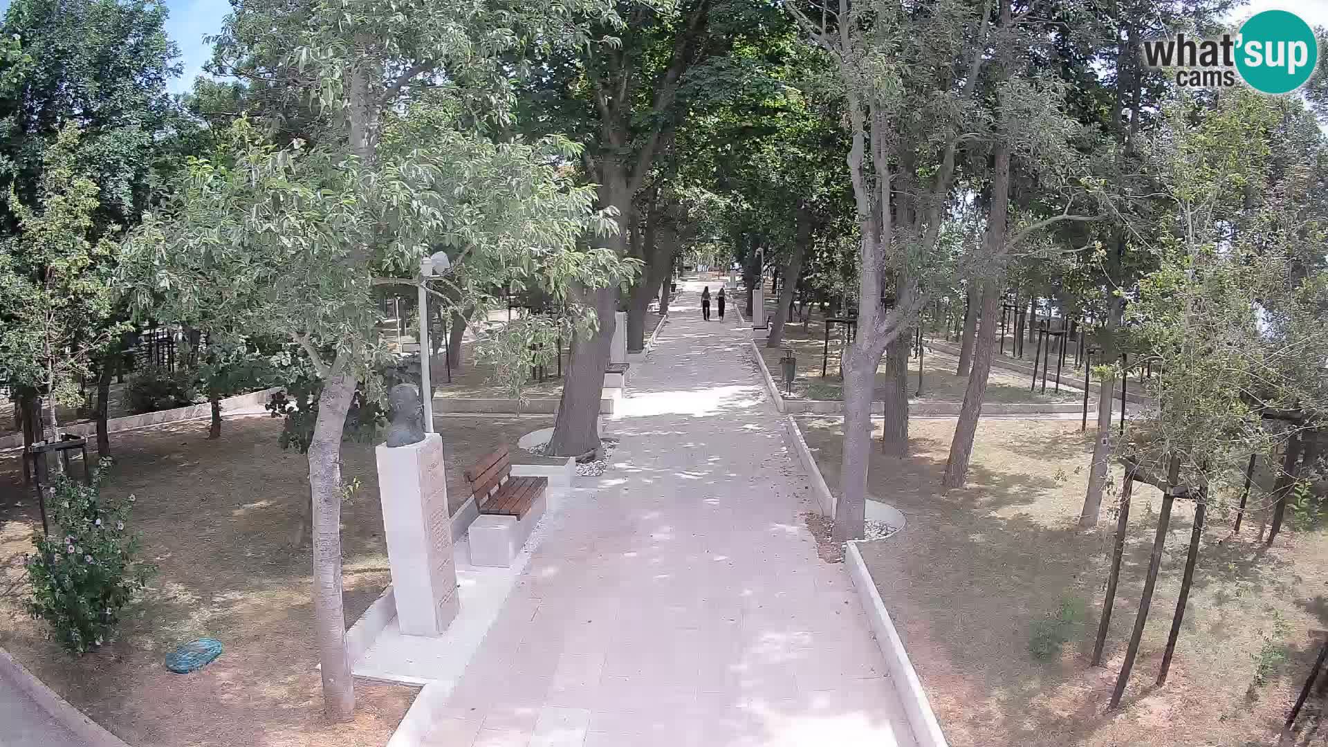 Park pisateljev Senj – Pogled v živo ob morju