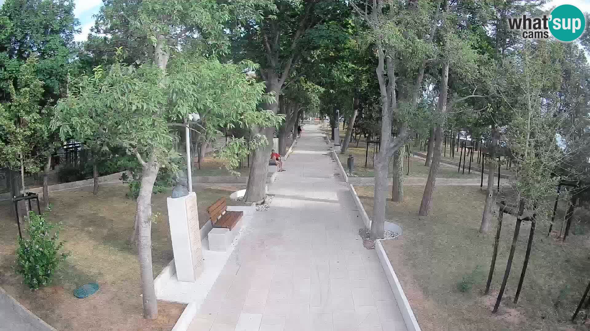 Park pisateljev Senj – Pogled v živo ob morju