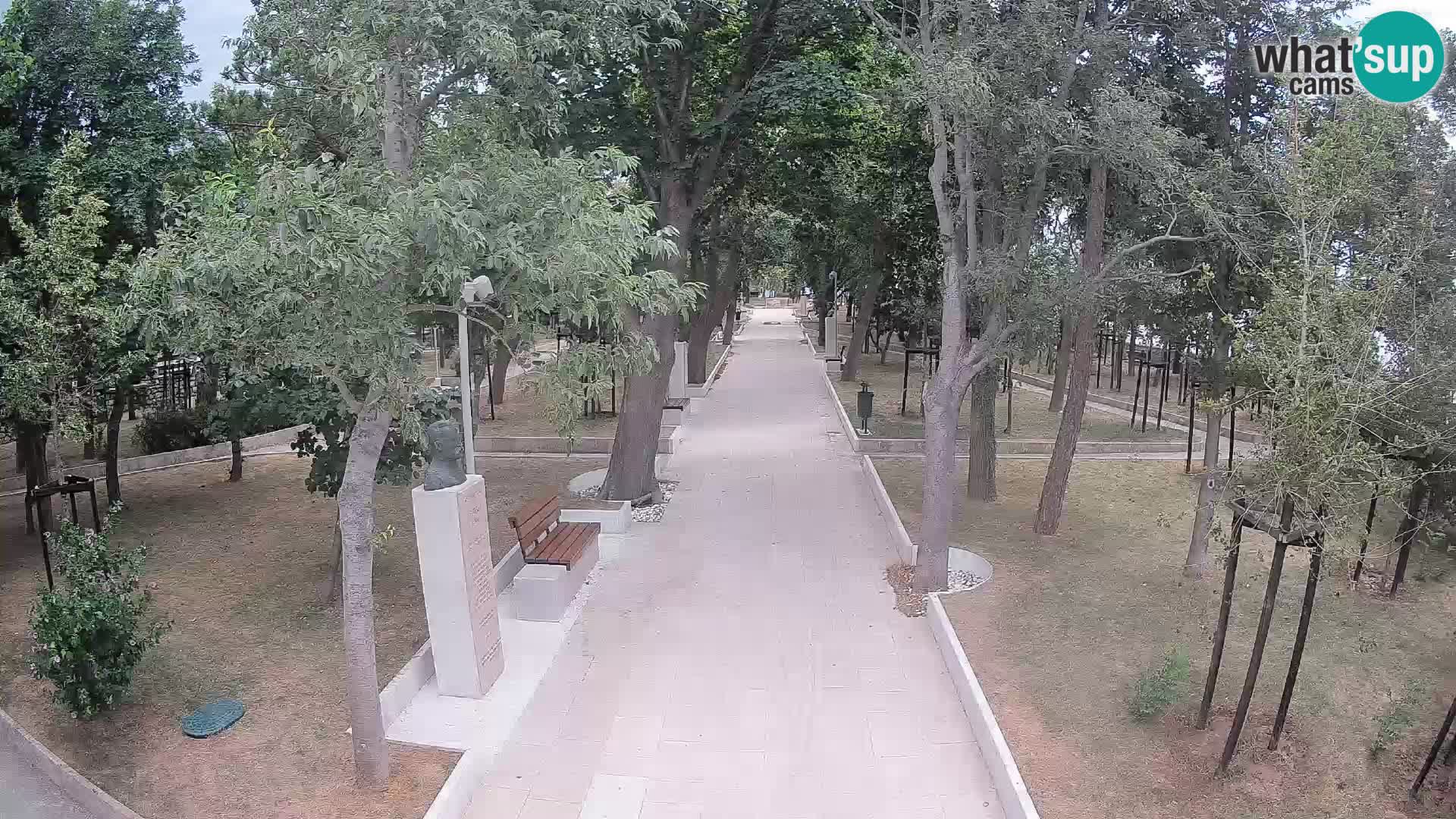 Park pisateljev Senj – Pogled v živo ob morju