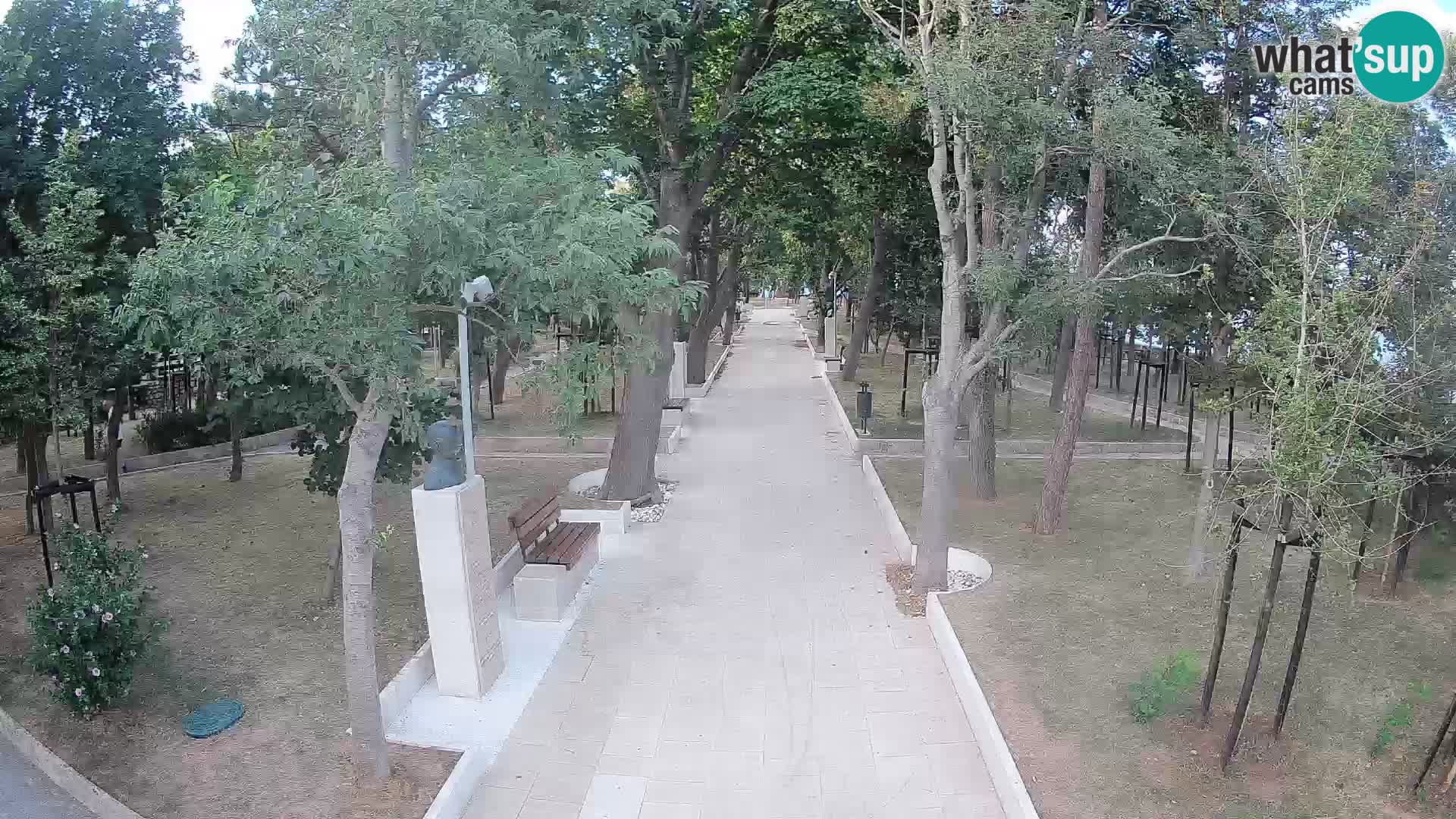 Park pisateljev Senj – Pogled v živo ob morju