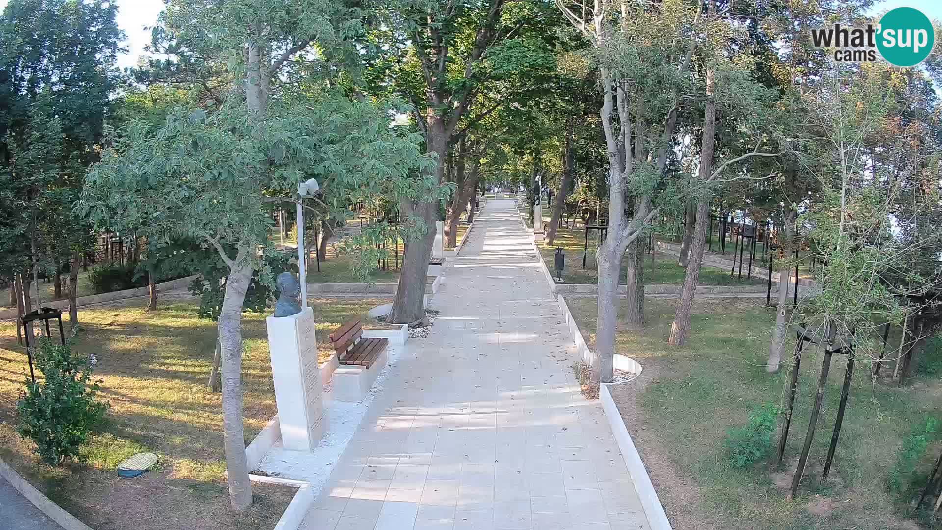 Park pisateljev Senj – Pogled v živo ob morju