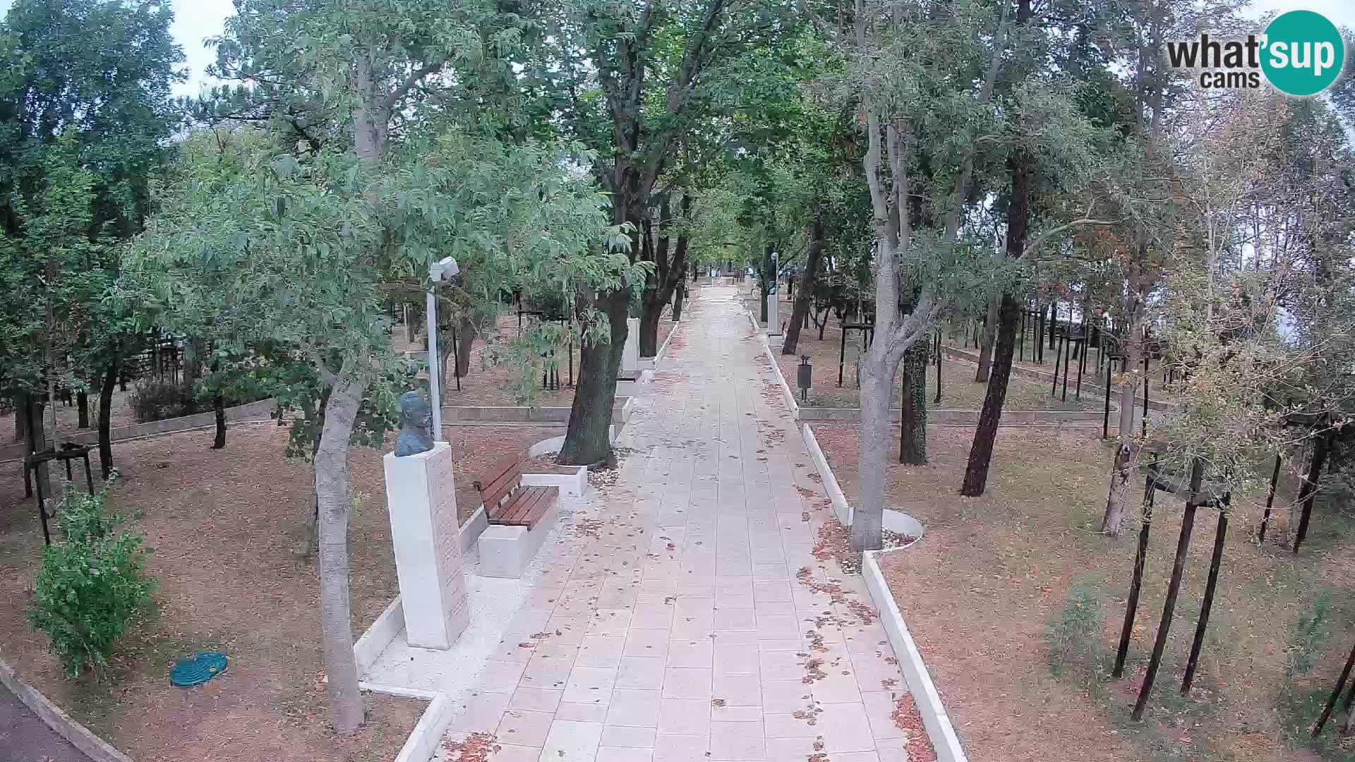 Park pisateljev Senj – Pogled v živo ob morju