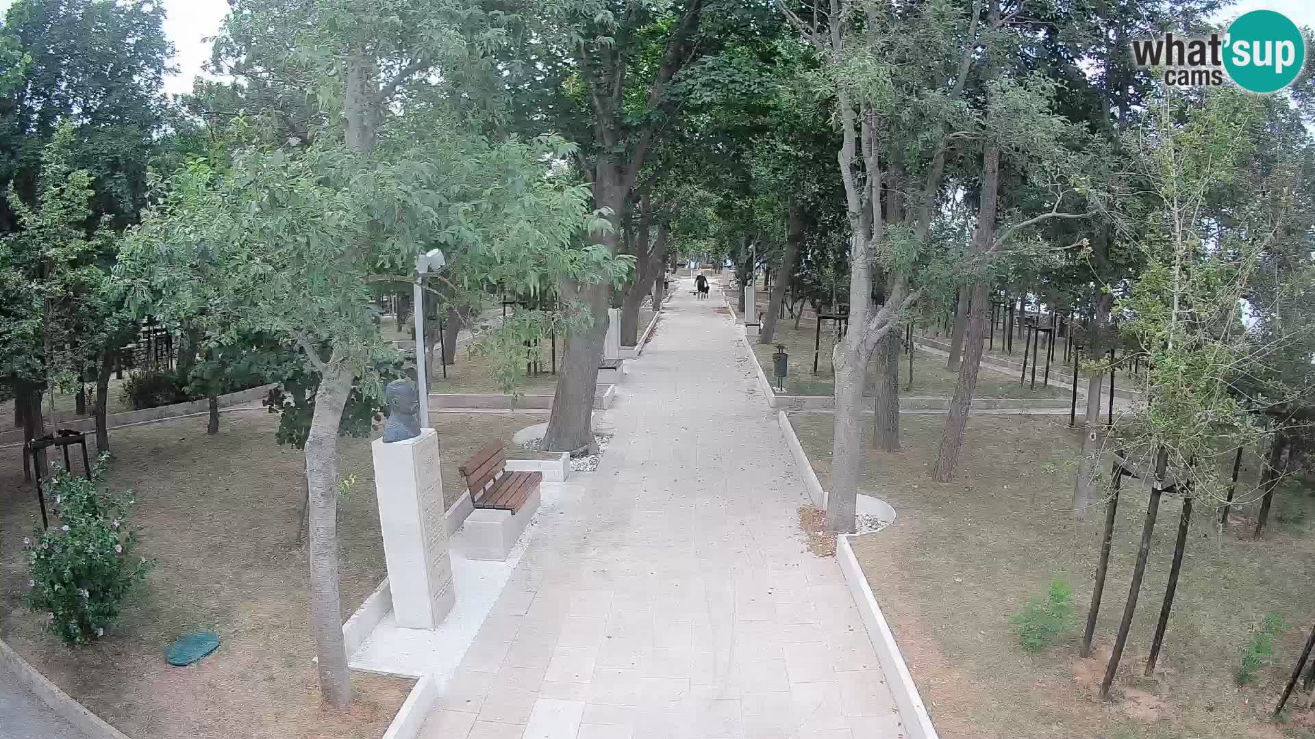 Park pisateljev Senj – Pogled v živo ob morju