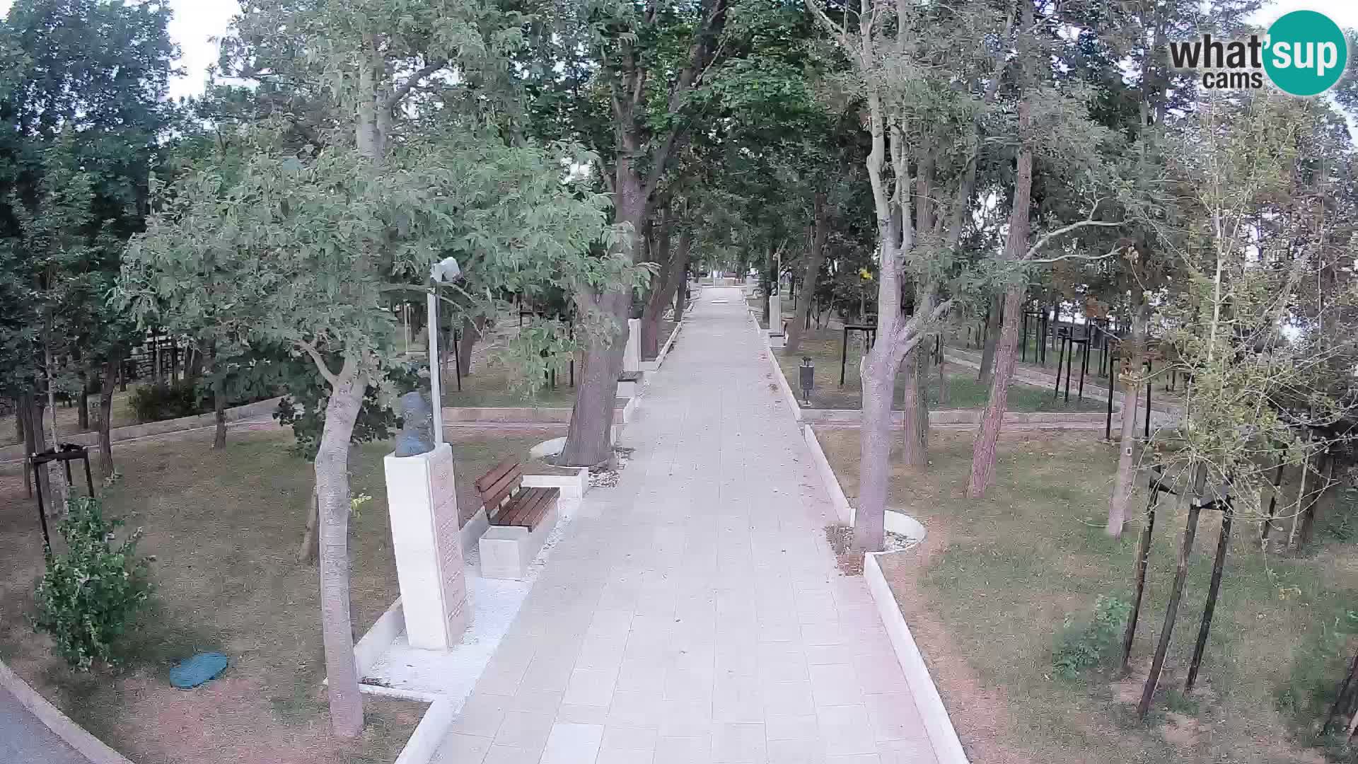 Park pisateljev Senj – Pogled v živo ob morju