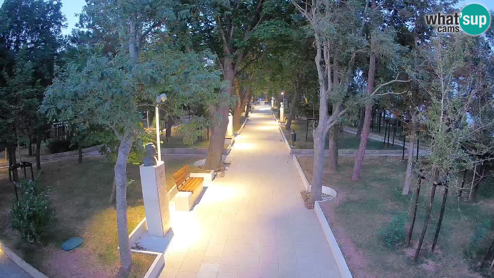 Park pisateljev Senj – Pogled v živo ob morju