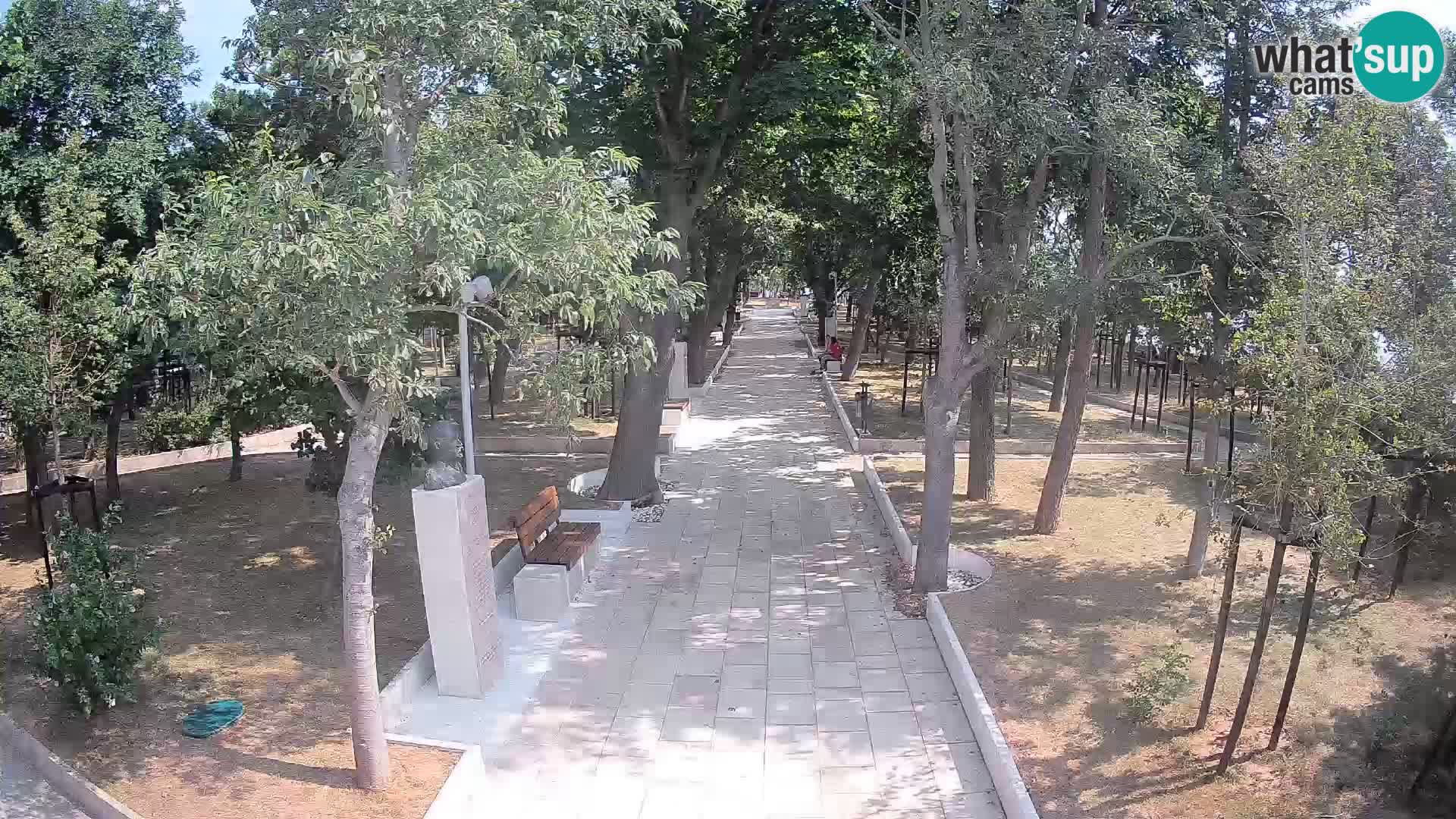 Park pisateljev Senj – Pogled v živo ob morju