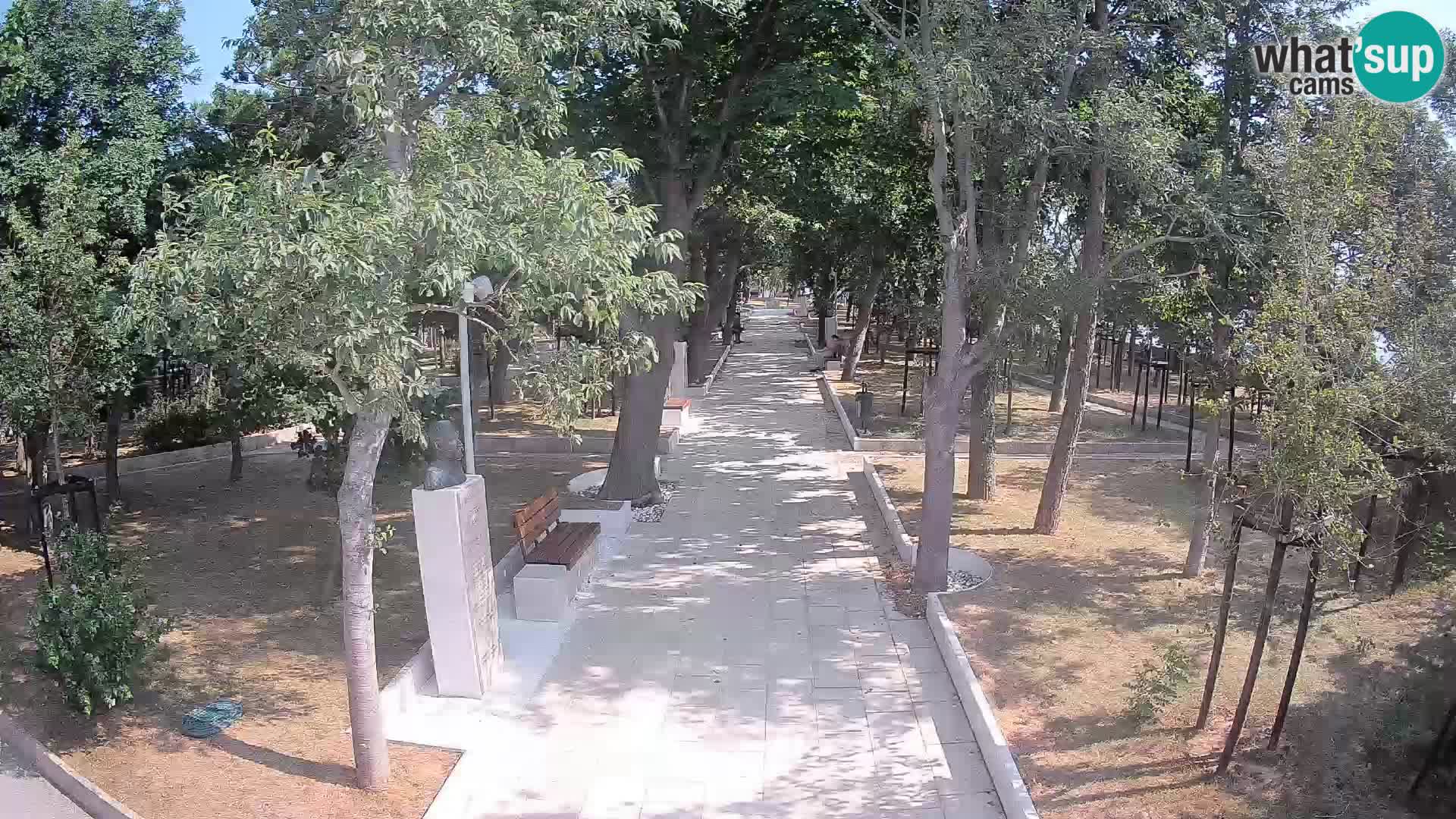 Park pisateljev Senj – Pogled v živo ob morju