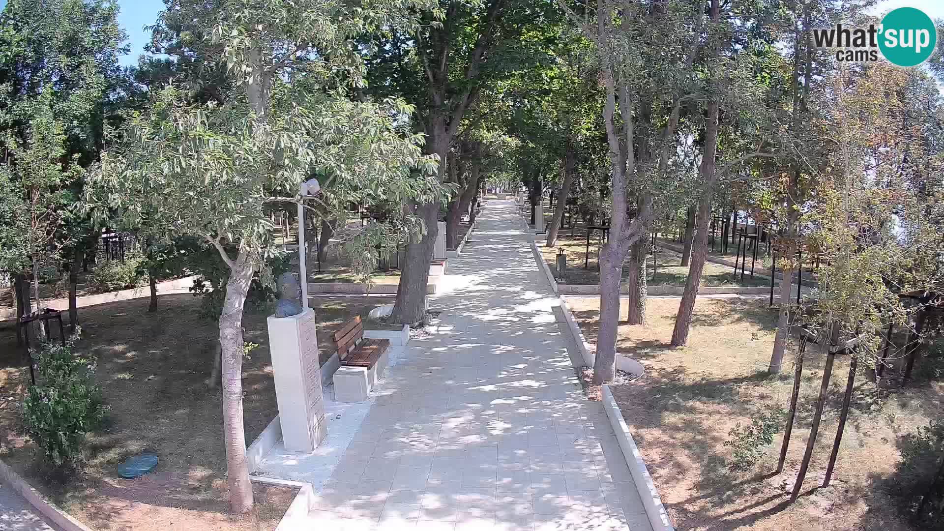 Park pisateljev Senj – Pogled v živo ob morju