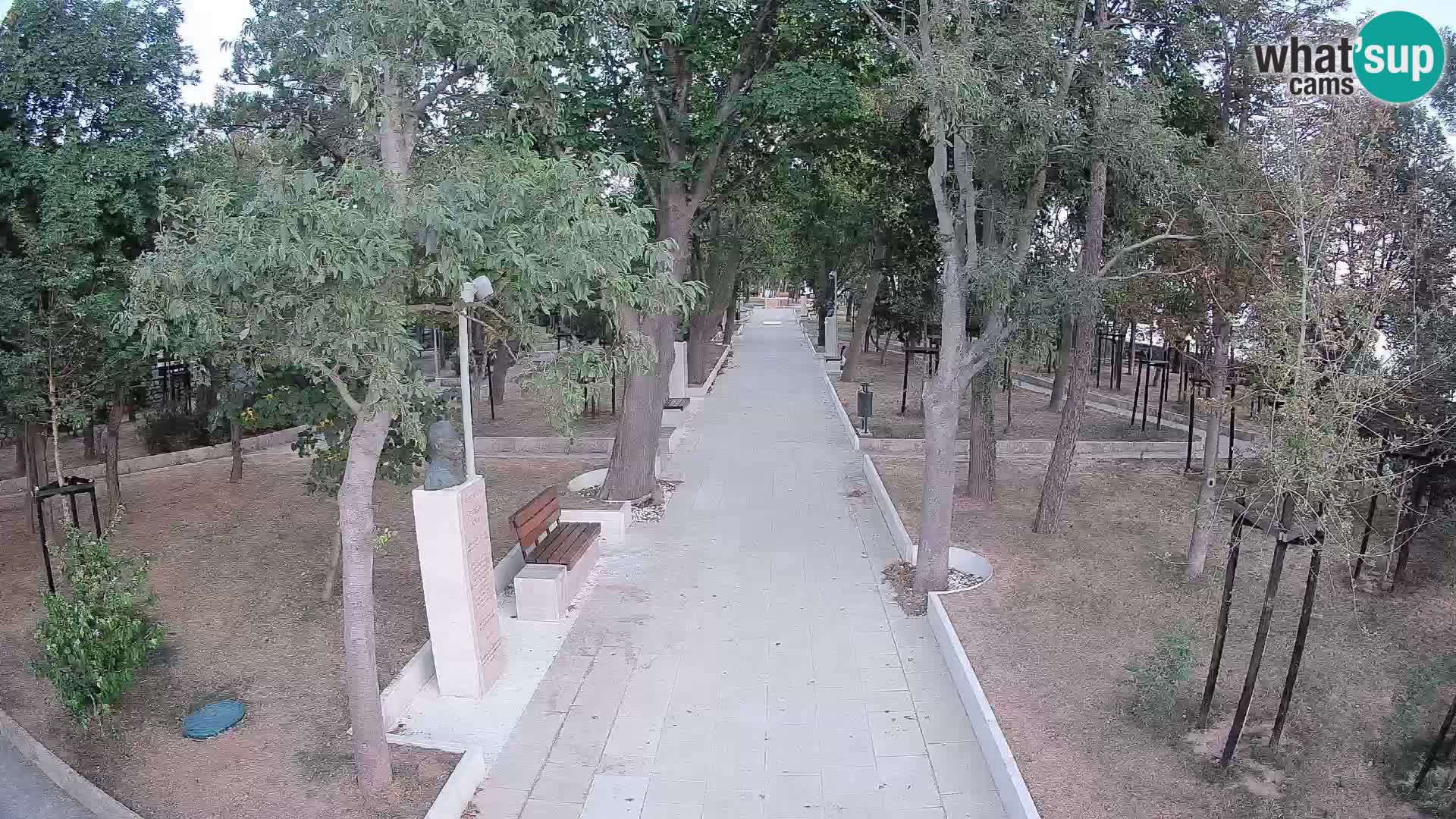 Park pisateljev Senj – Pogled v živo ob morju