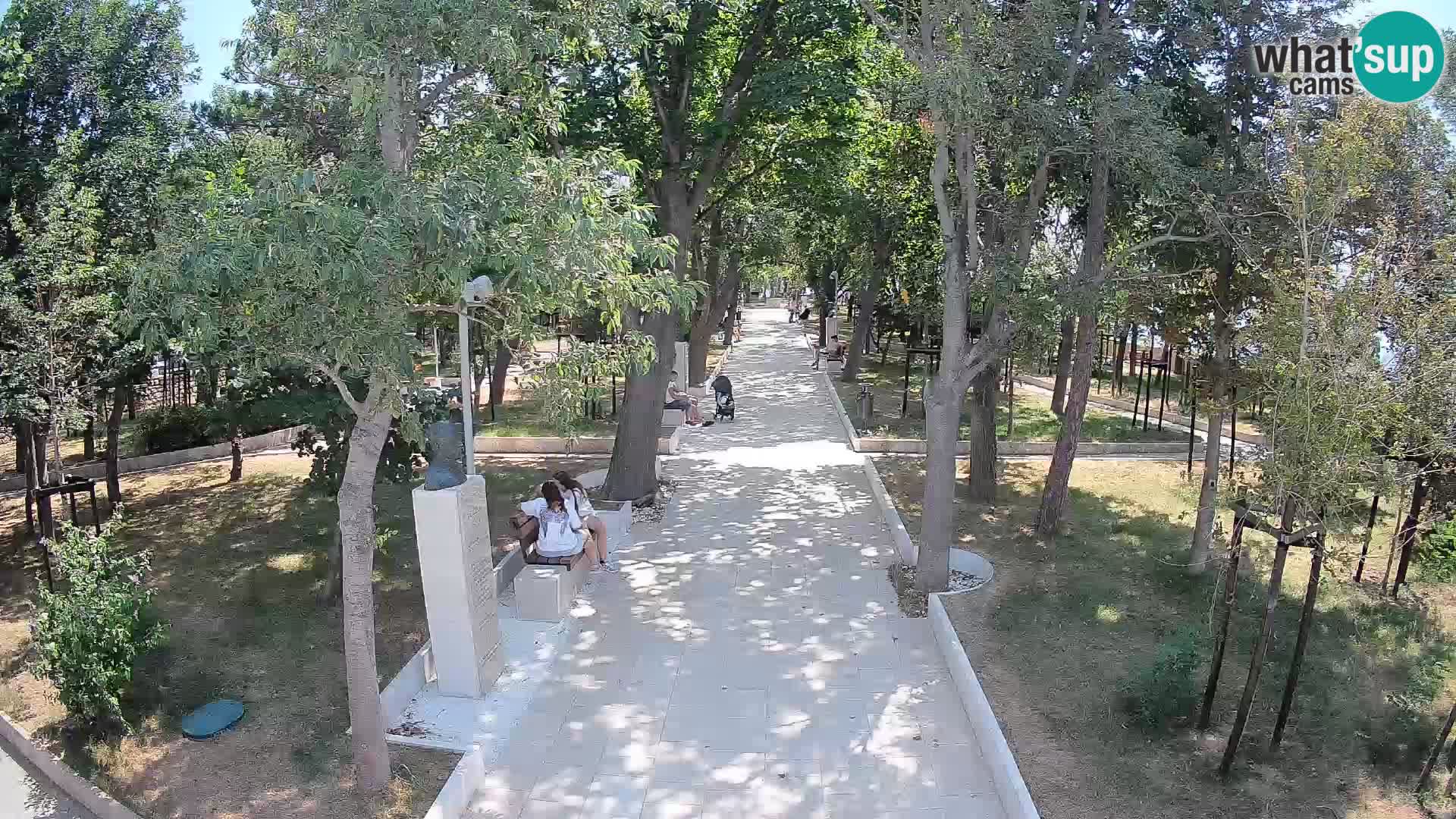 Park pisateljev Senj – Pogled v živo ob morju