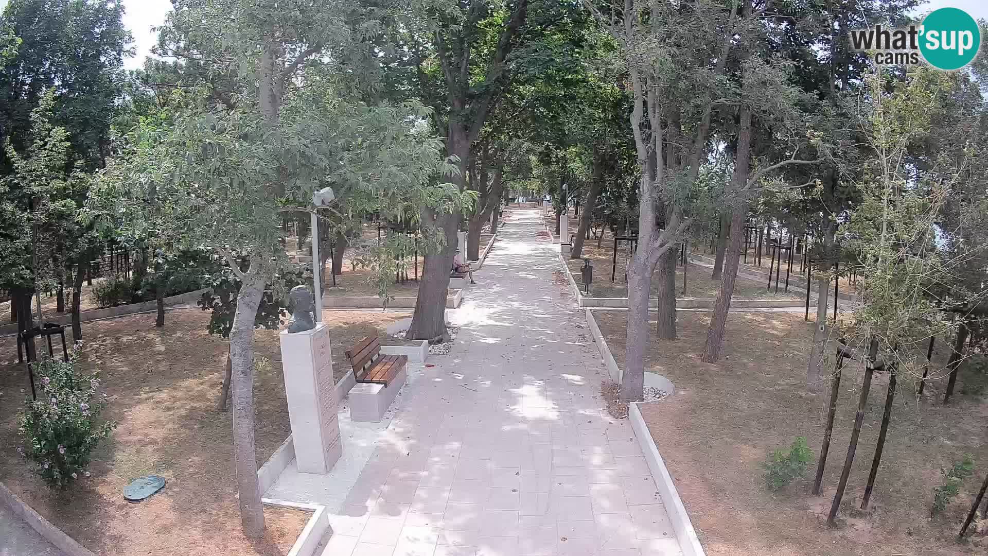 Park pisateljev Senj – Pogled v živo ob morju