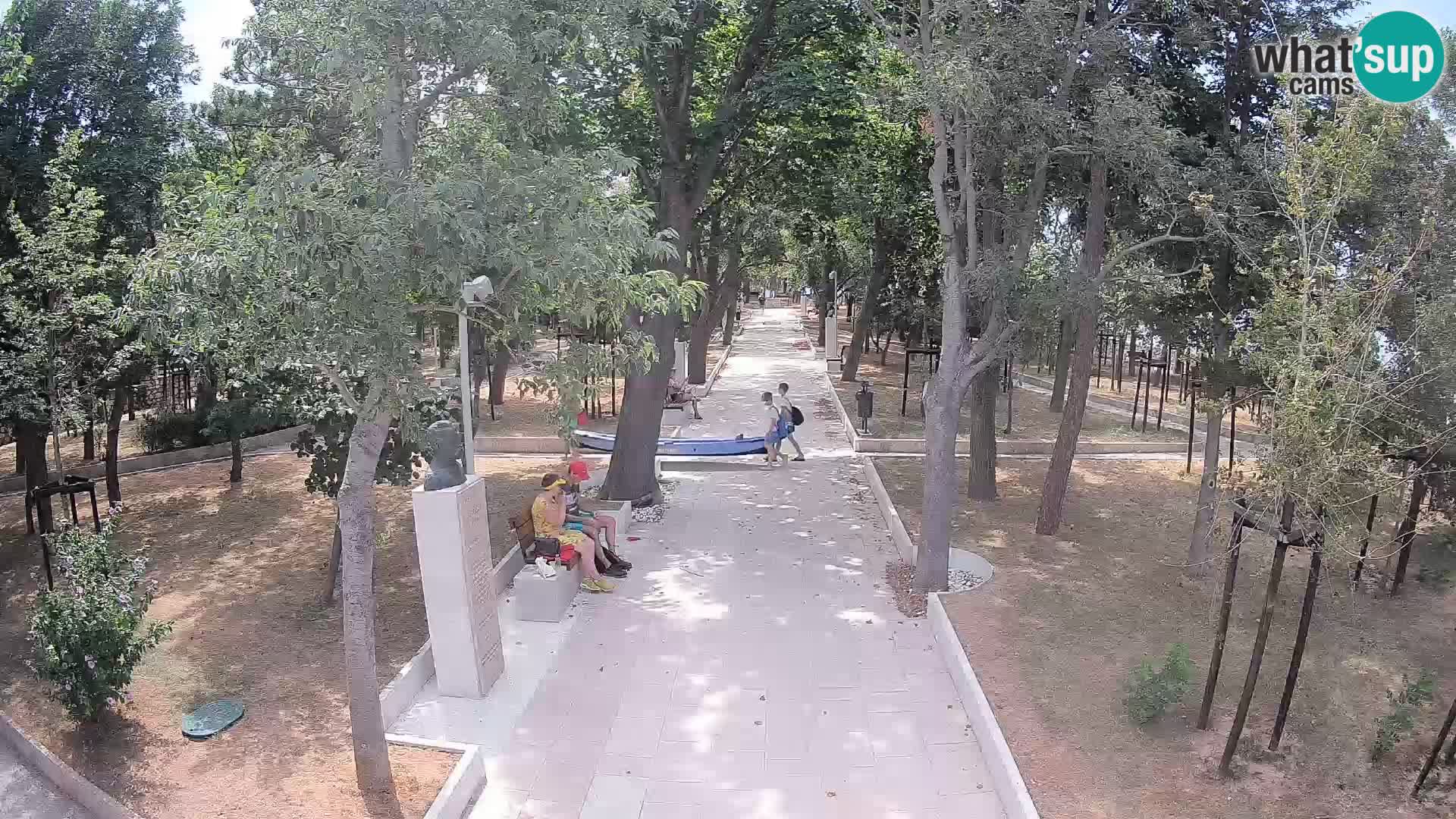 Park pisateljev Senj – Pogled v živo ob morju