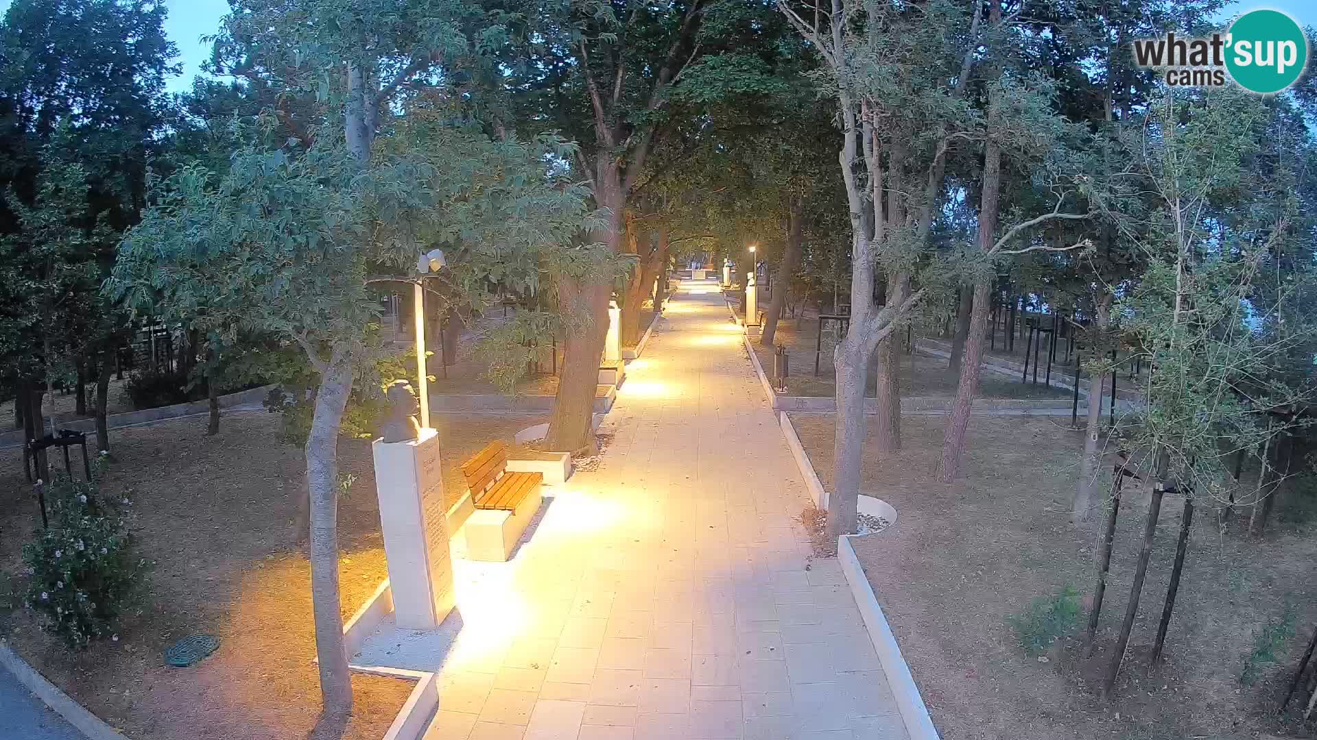 Park pisateljev Senj – Pogled v živo ob morju