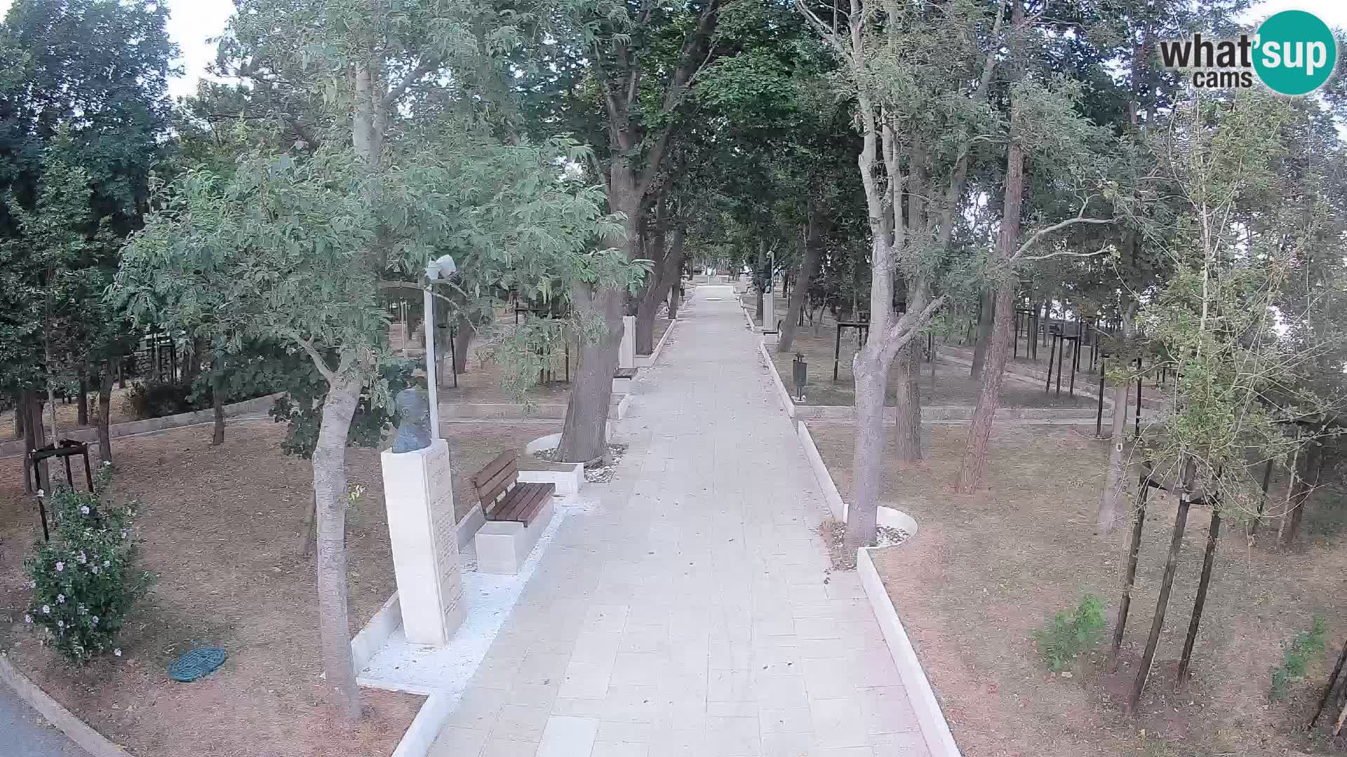 Park pisateljev Senj – Pogled v živo ob morju