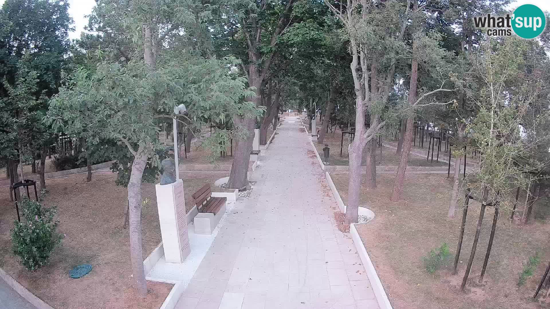 Park pisateljev Senj – Pogled v živo ob morju