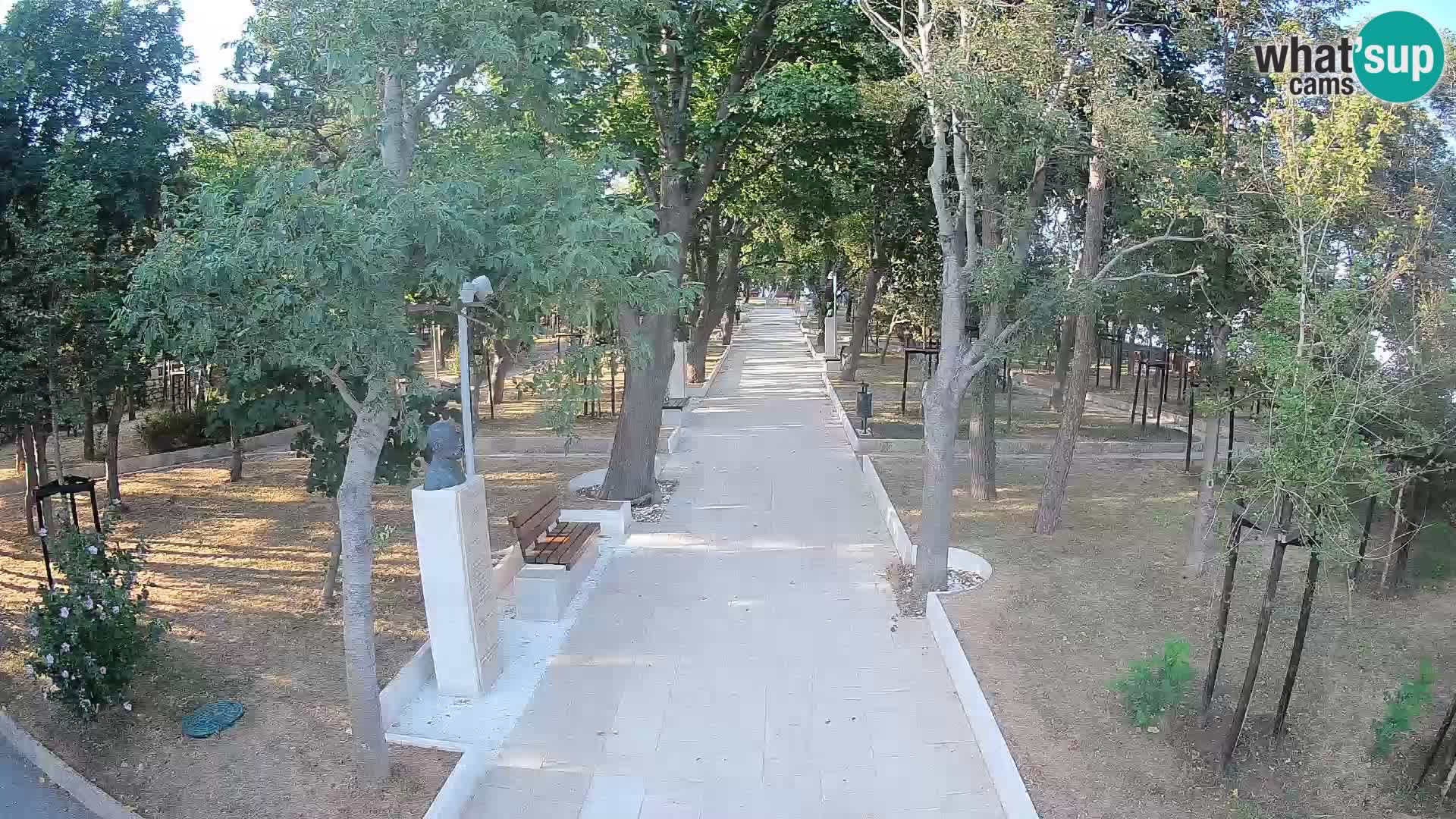 Park pisateljev Senj – Pogled v živo ob morju