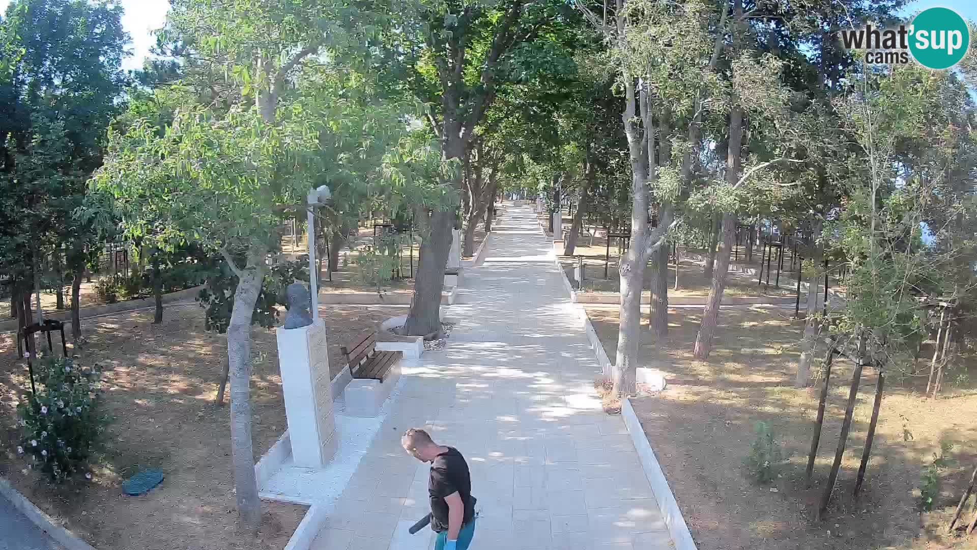 Park pisateljev Senj – Pogled v živo ob morju
